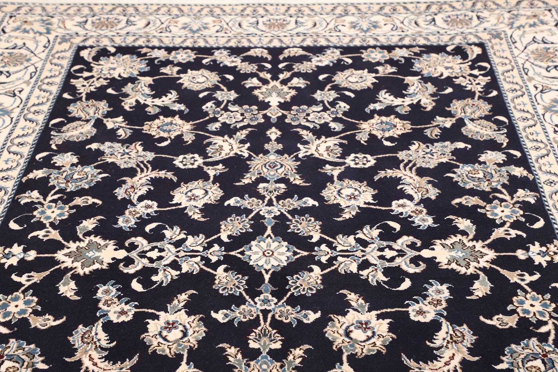 perserteppich-nain-189-x-281-cm-schurwolle-handgeknupft-exklusiv-17 Handgeknüpfter Nain Perserteppich, 189 × 281 cm, Wolle