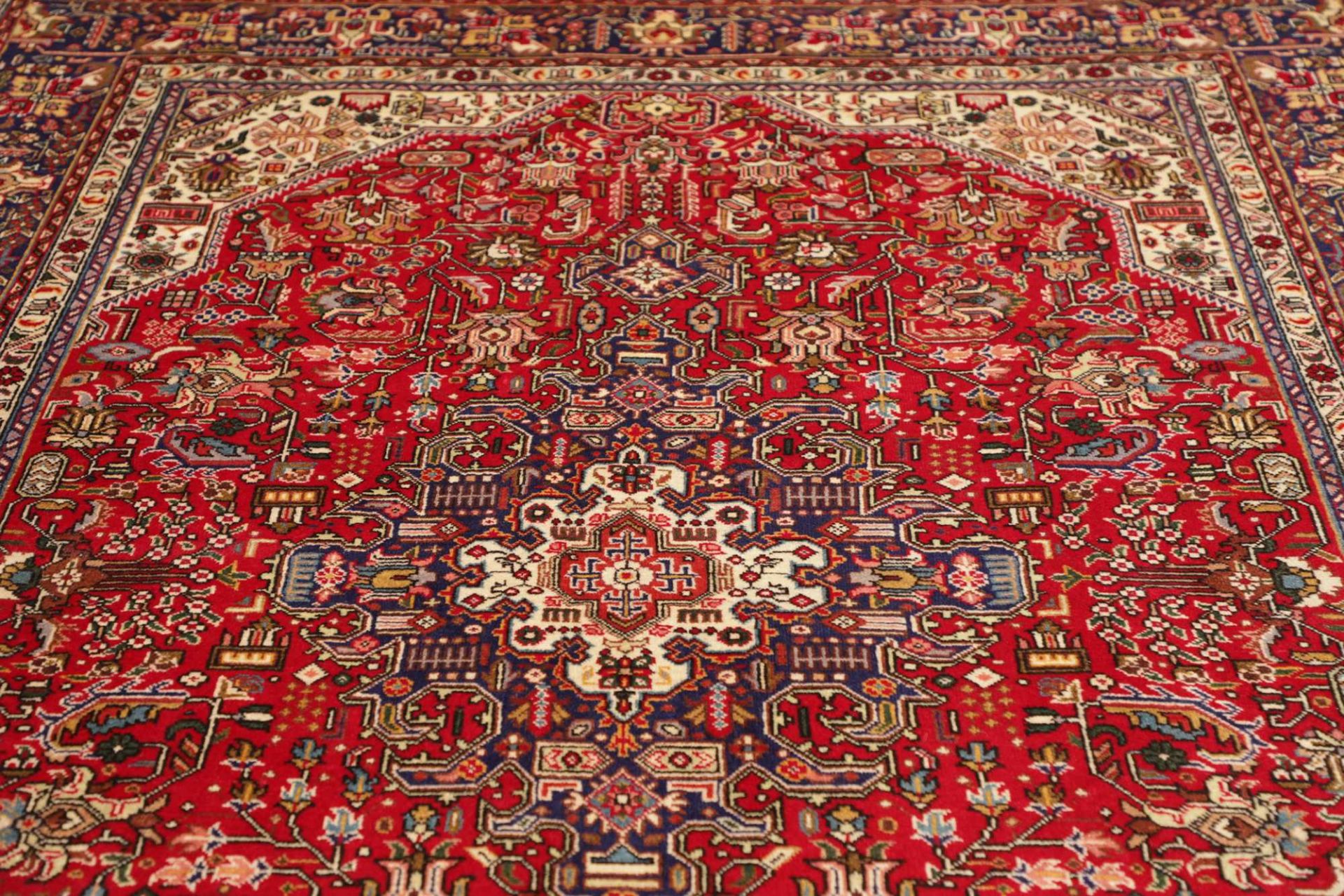 Handgeknüpfter Täbriz Perserteppich 199 × 306 cm
