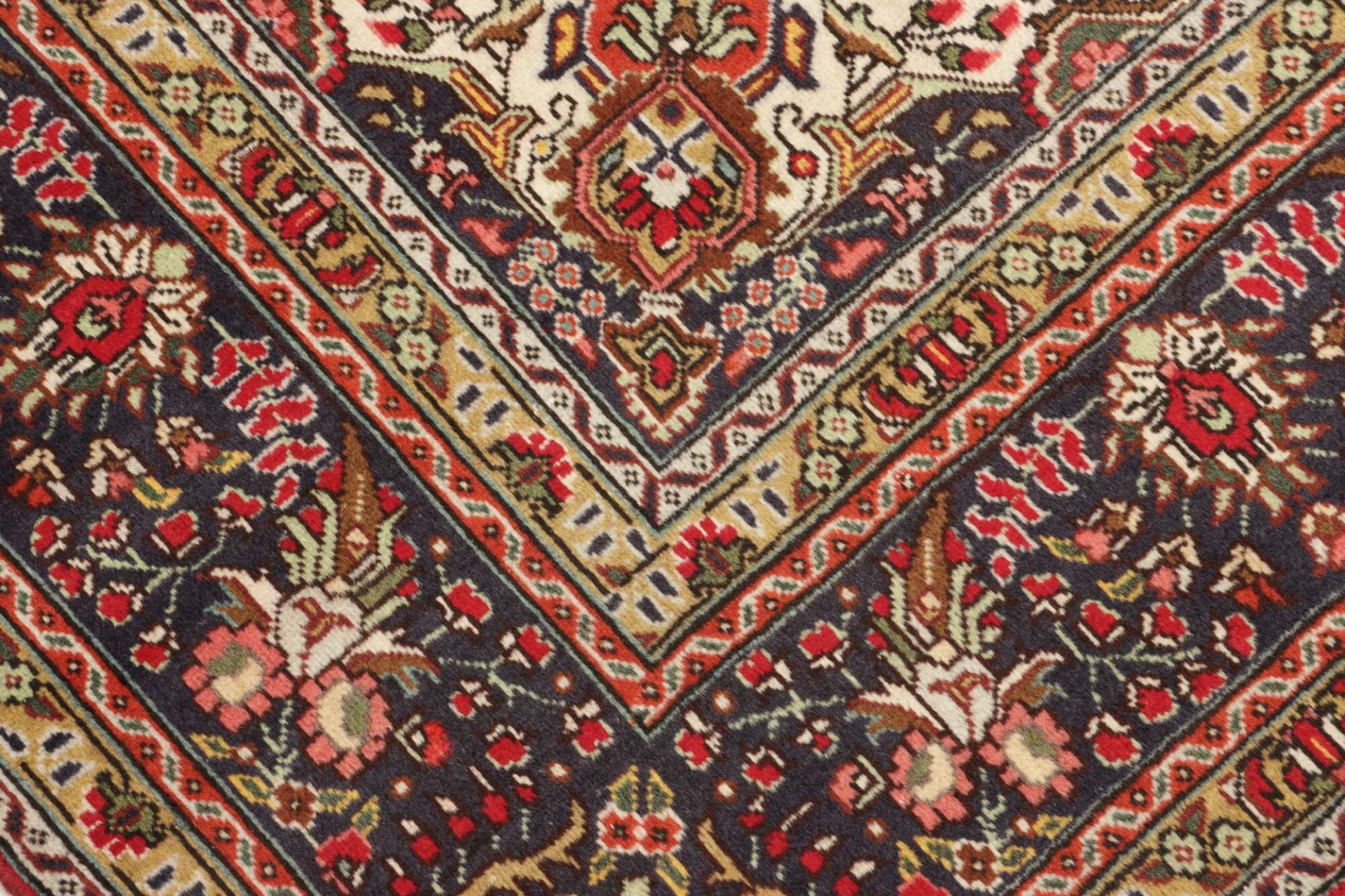 Täbriz Perserteppich aus Iran, 201 × 295 cm