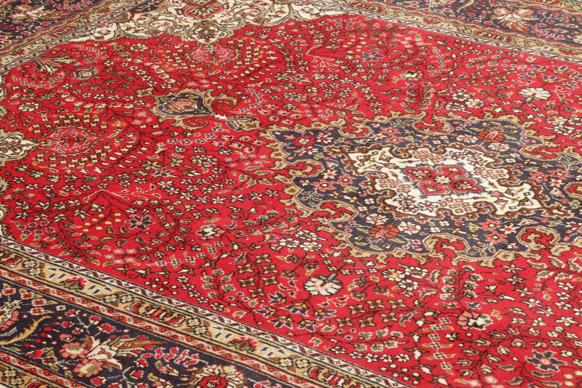 Täbriz Perserteppich aus Iran, 201 × 295 cm