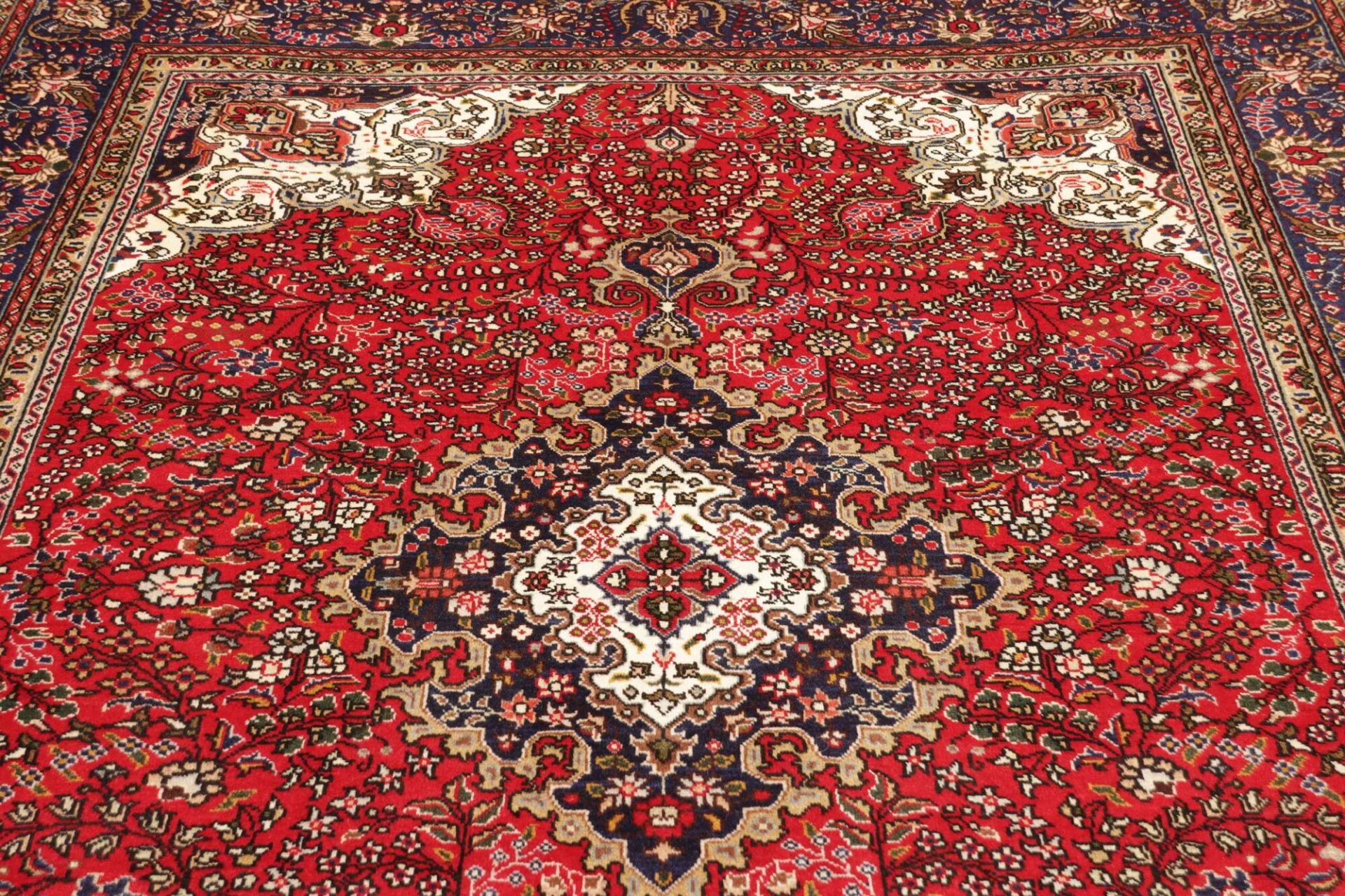 Täbriz Perserteppich 195 × 296 cm aus Wolle, handgeknüpft