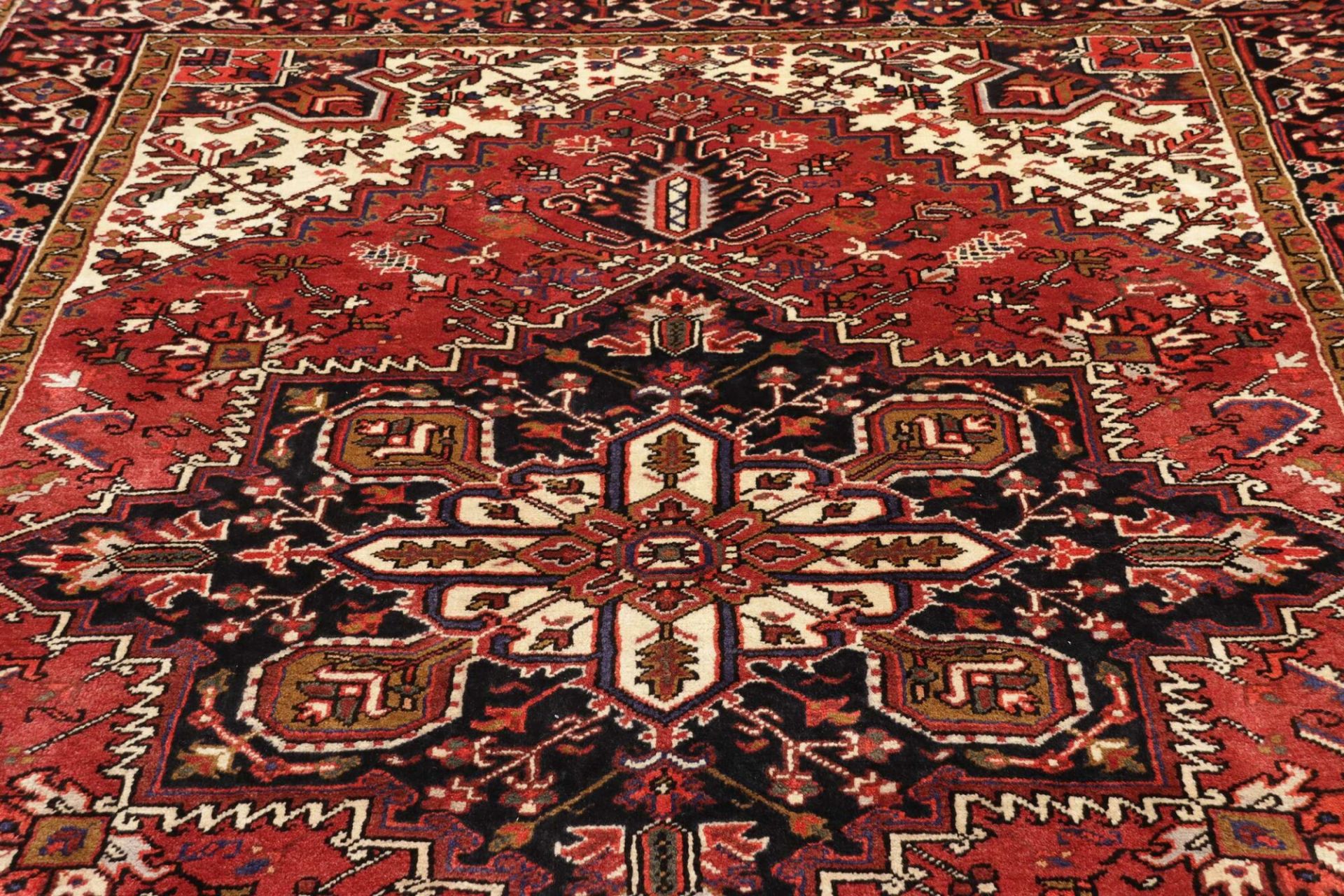 Handgeknüpfter Heriz Perserteppich, 215 × 293 cm, Wolle