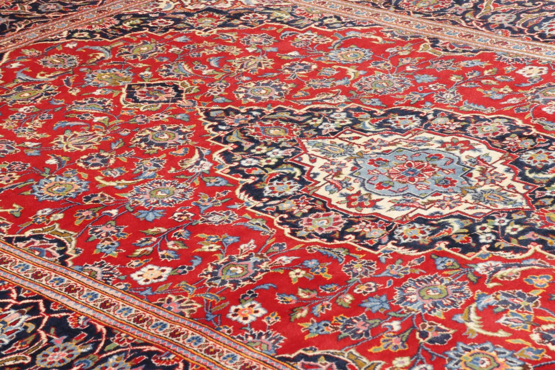 Handgeknüpfter Kashan Perserteppich 199 × 294 cm