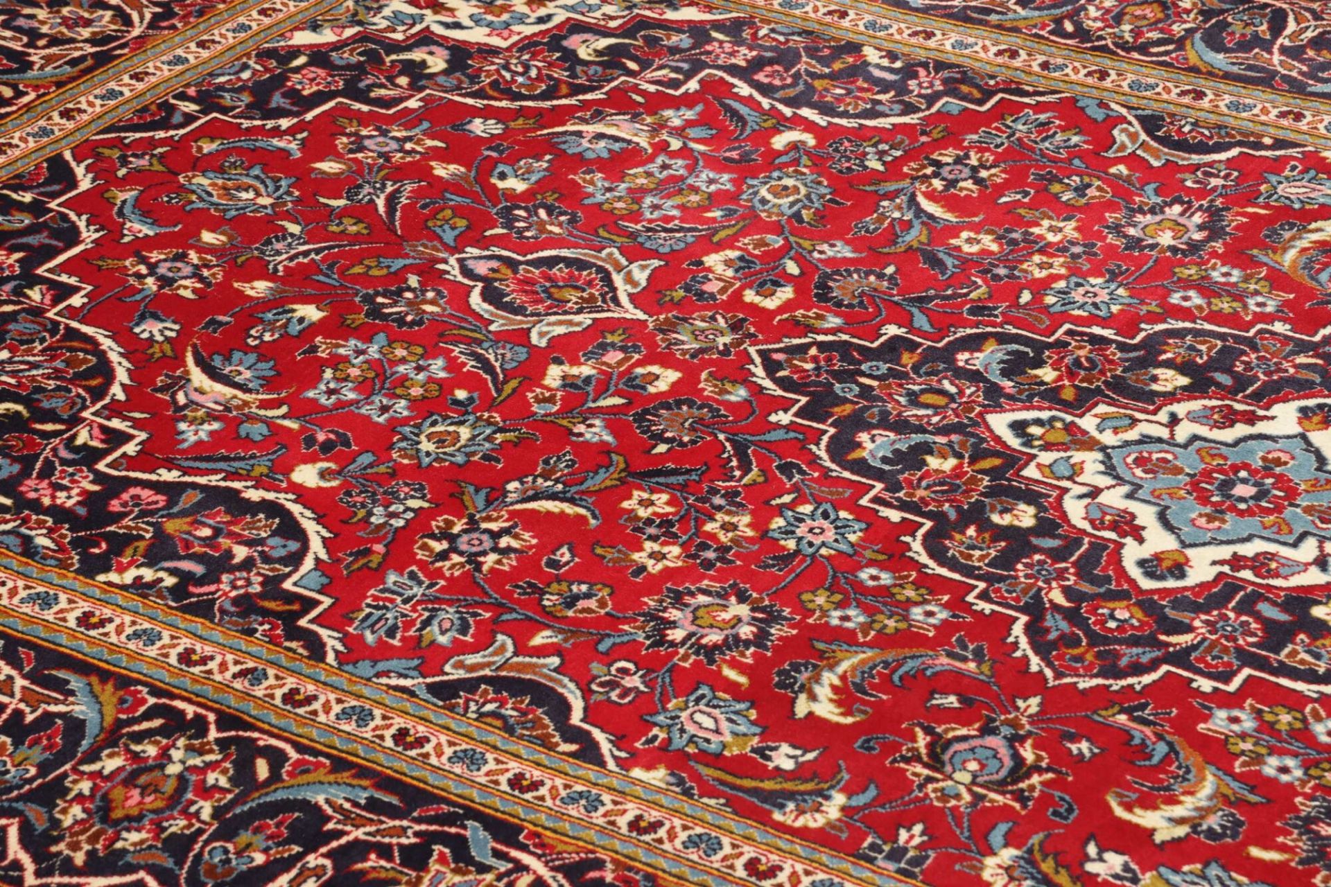 Handgeknüpfter Kashan Perserteppich 198 × 312 cm