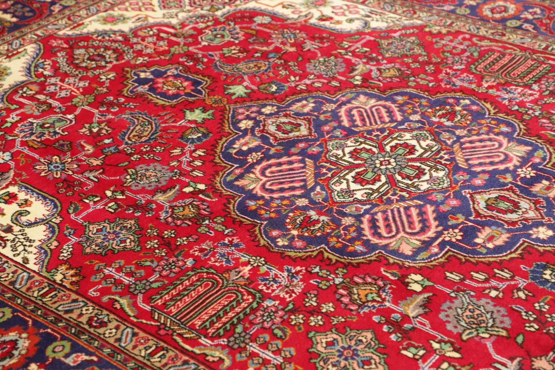 Handgeknüpfter Täbriz Perserteppich 201 × 286 cm