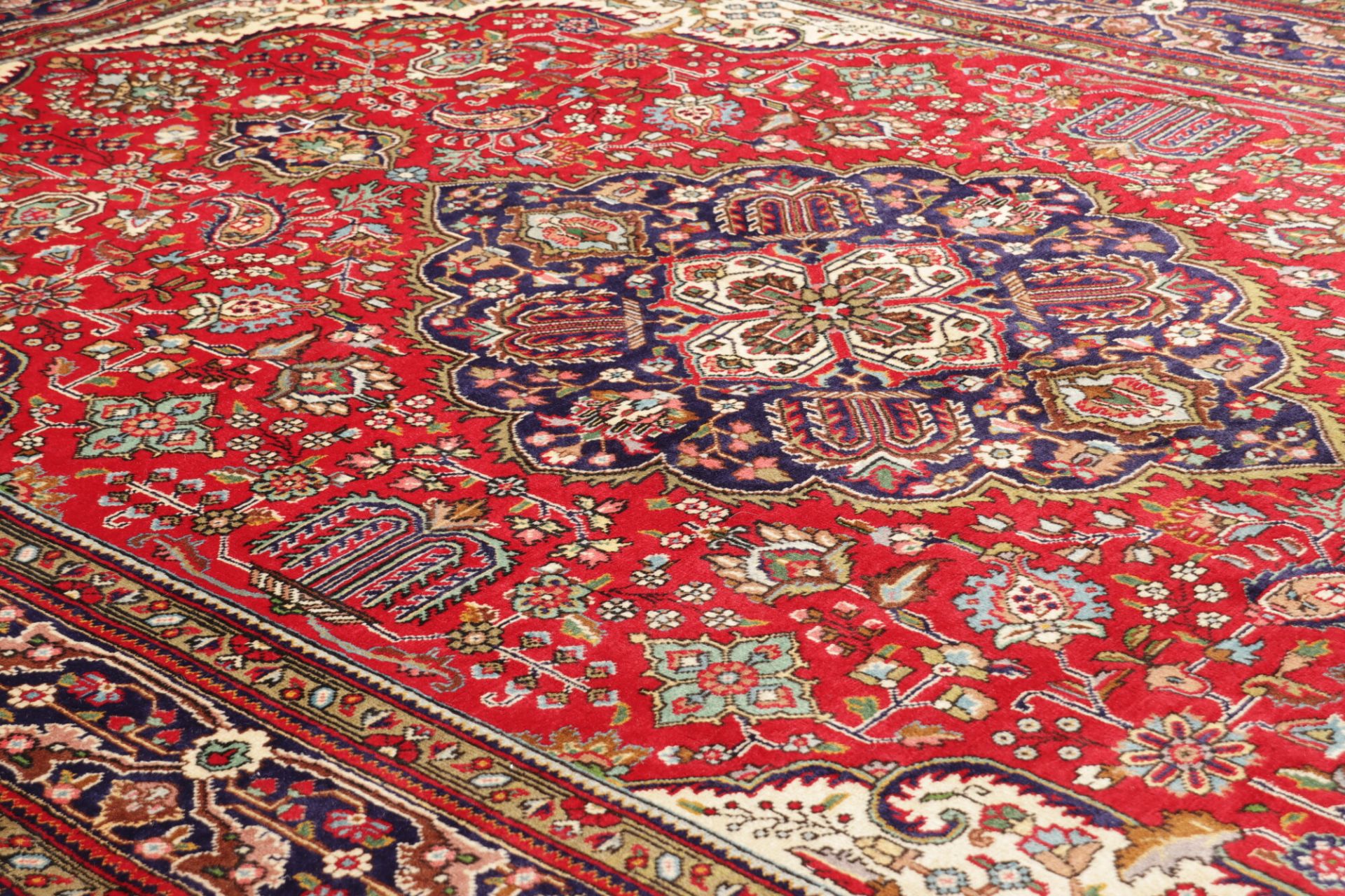Täbriz Perserteppich 203 × 299 cm aus Wolle, handgeknüpft