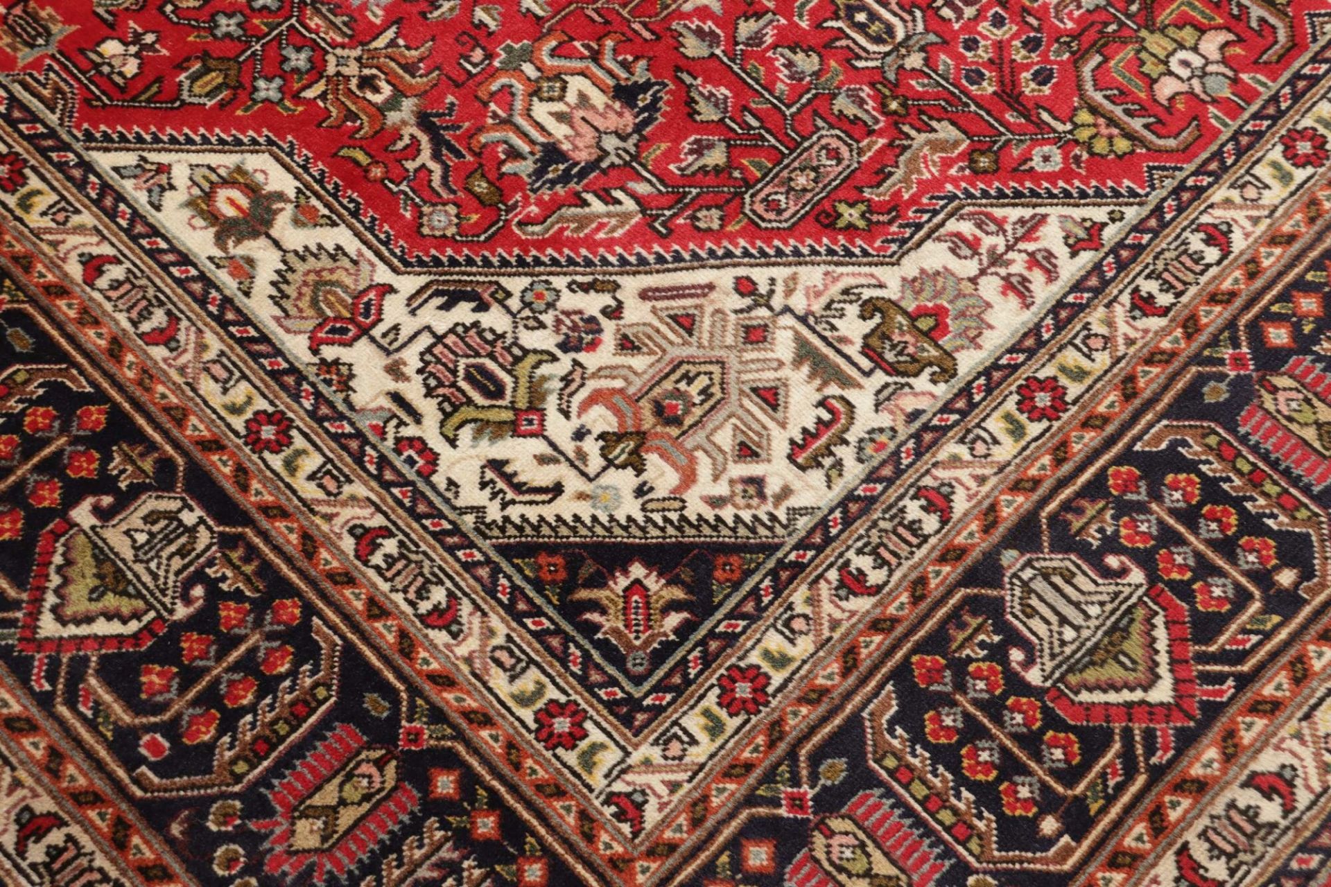 Täbriz Perserteppich 201 × 299 cm aus Wolle, handgeknüpft