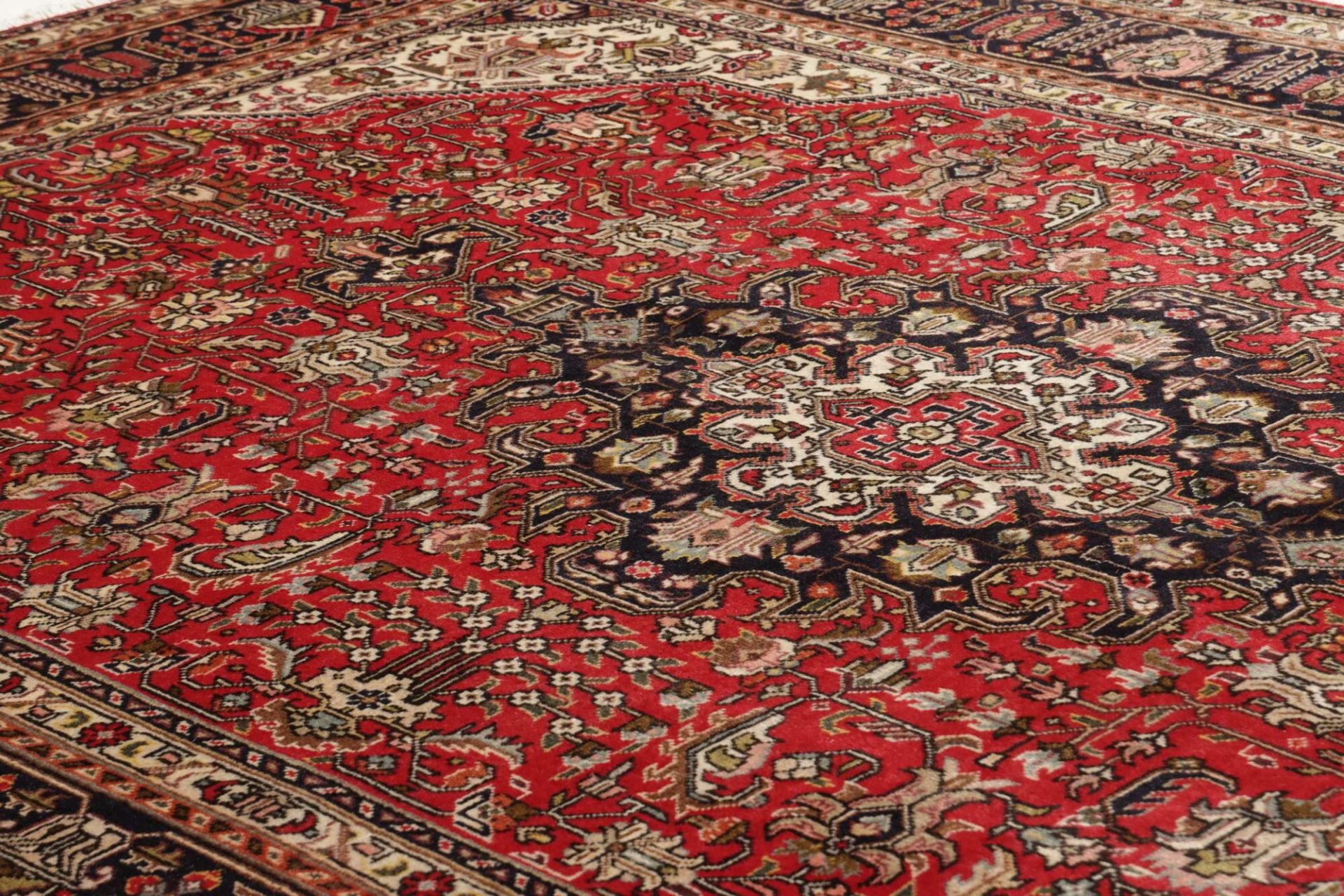 Täbriz Perserteppich 201 × 299 cm aus Wolle, handgeknüpft