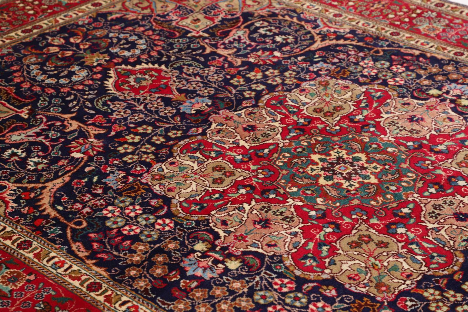 Täbriz Perserteppich 206 × 299 cm aus Wolle, handgeknüpft