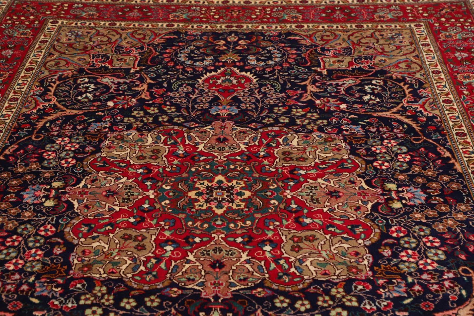 Täbriz Perserteppich 206 × 299 cm aus Wolle, handgeknüpft