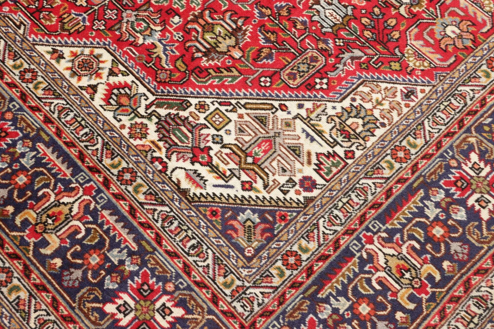 Täbriz Perserteppich 199 × 292 cm aus Wolle, handgeknüpft