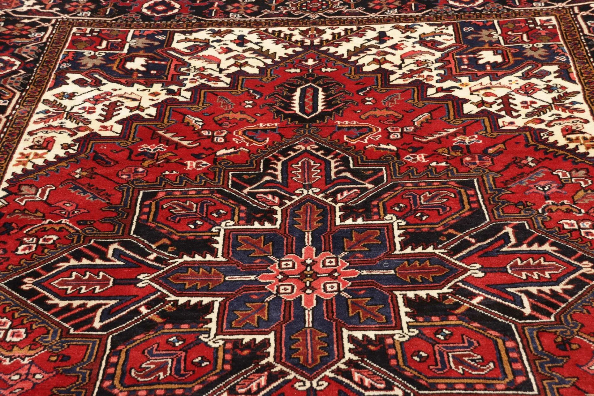 Handgeknüpfter Heriz Perserteppich 208 × 289 cm