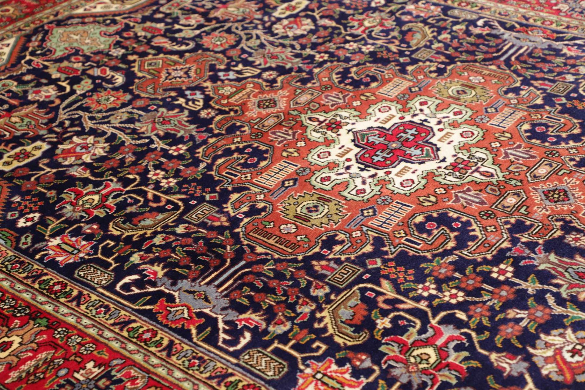 Handgeknüpfter Täbriz Perserteppich 201 × 309 cm