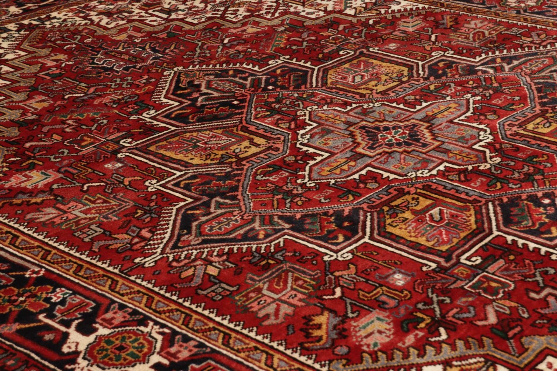 Handgeknüpfter Heriz Perserteppich, 223 × 310 cm, Wolle