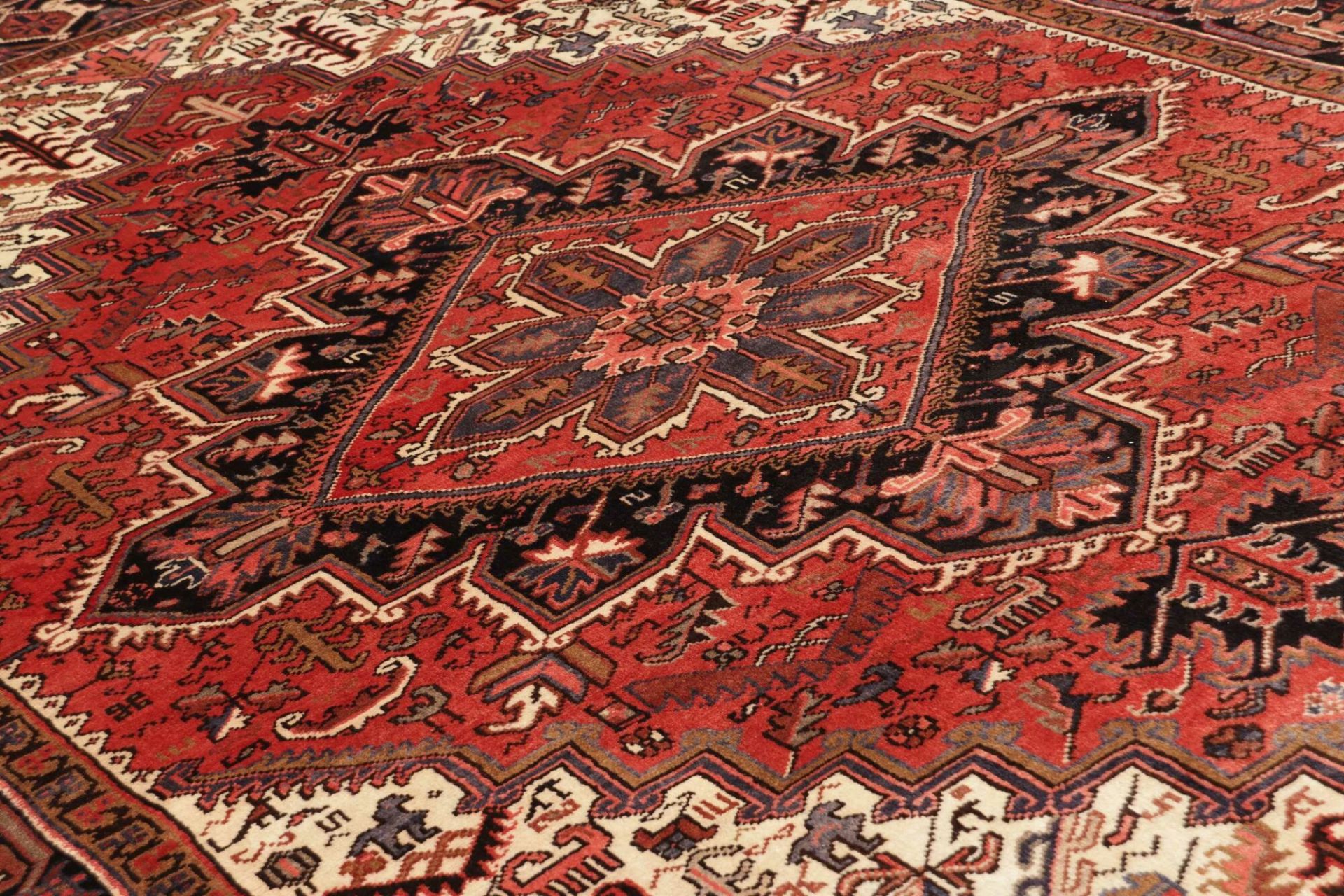 Heriz Perserteppich aus Iran, 219 × 289 cm