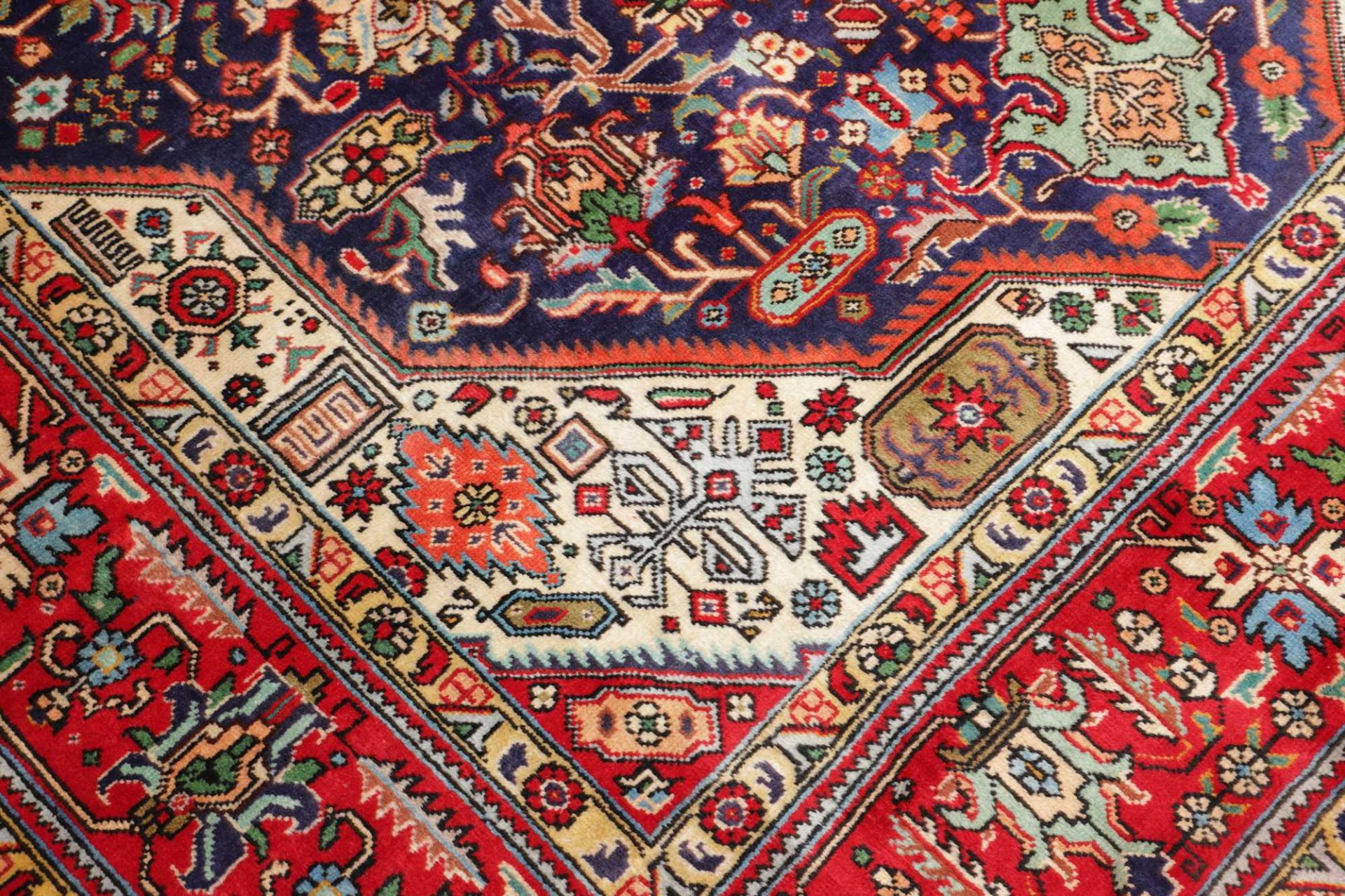 perserteppich-tabriz-198-x-291-cm-schurwolle-handgeknupft-hochwertig-5 Handgeknüpfter Täbriz Perserteppich, 198 × 291 cm, Wolle