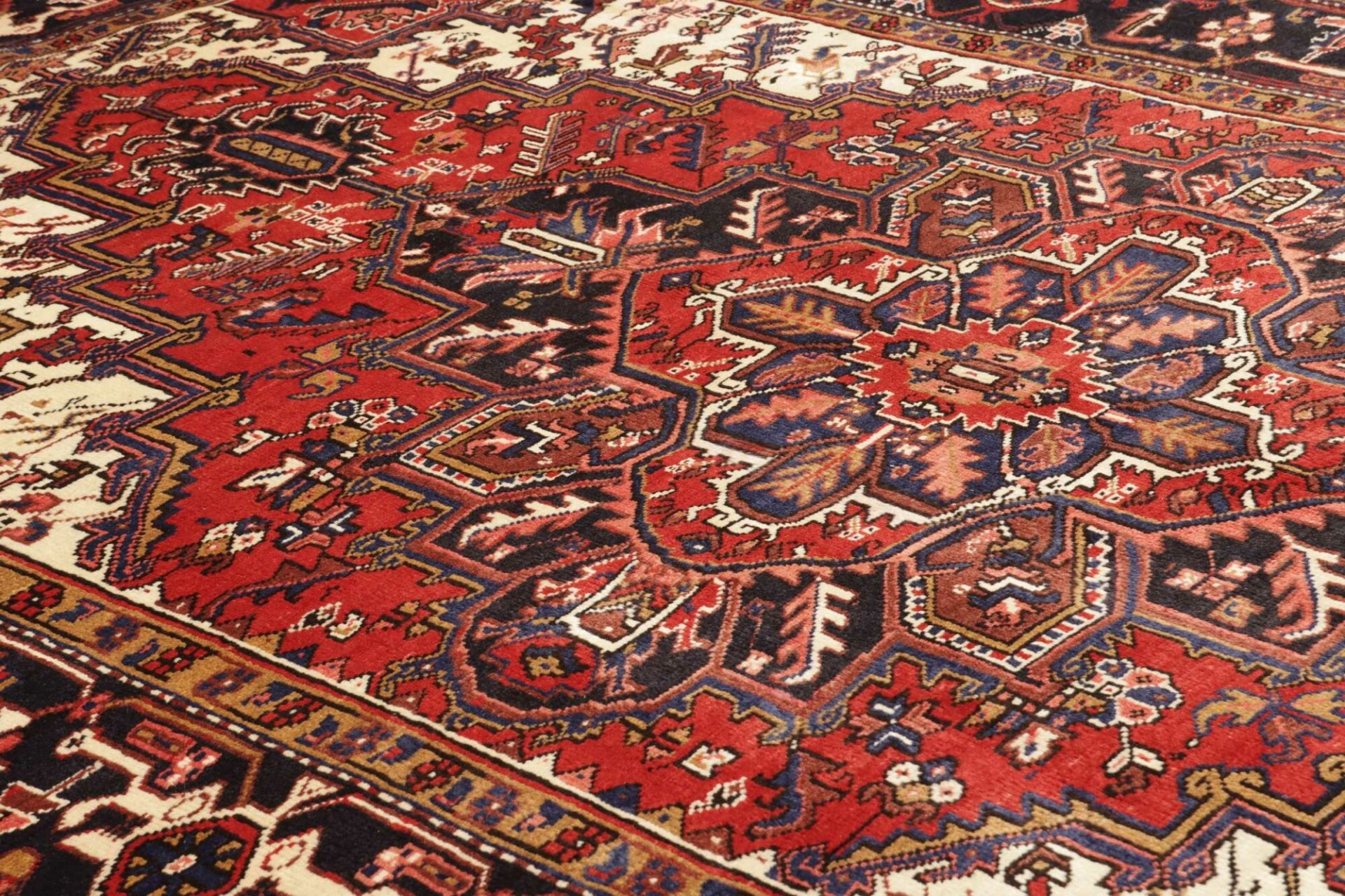 Handgeknüpfter Heriz Perserteppich 207 × 304 cm