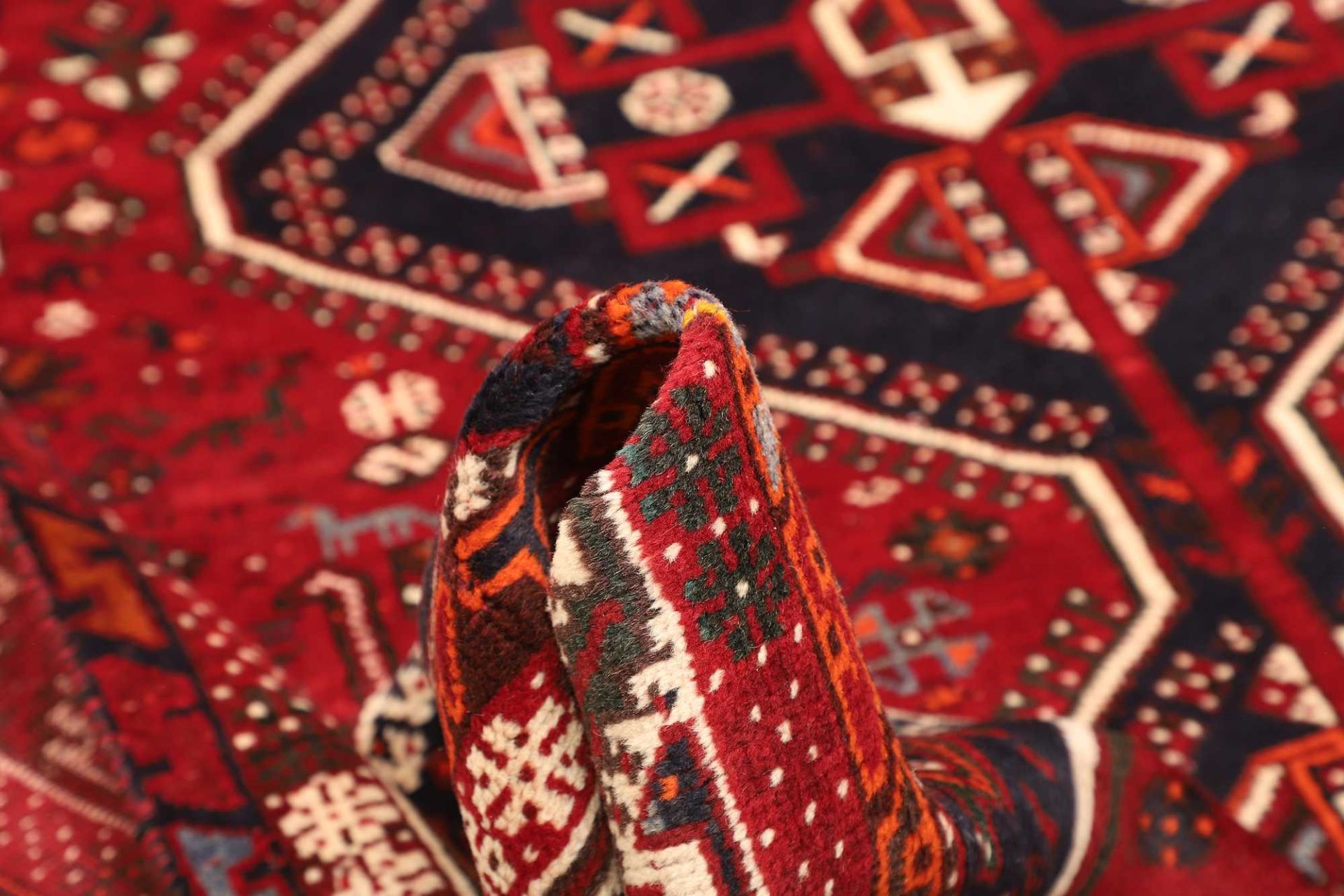 Handgeknüpfter Shiraz Perserteppich 221 × 289 cm