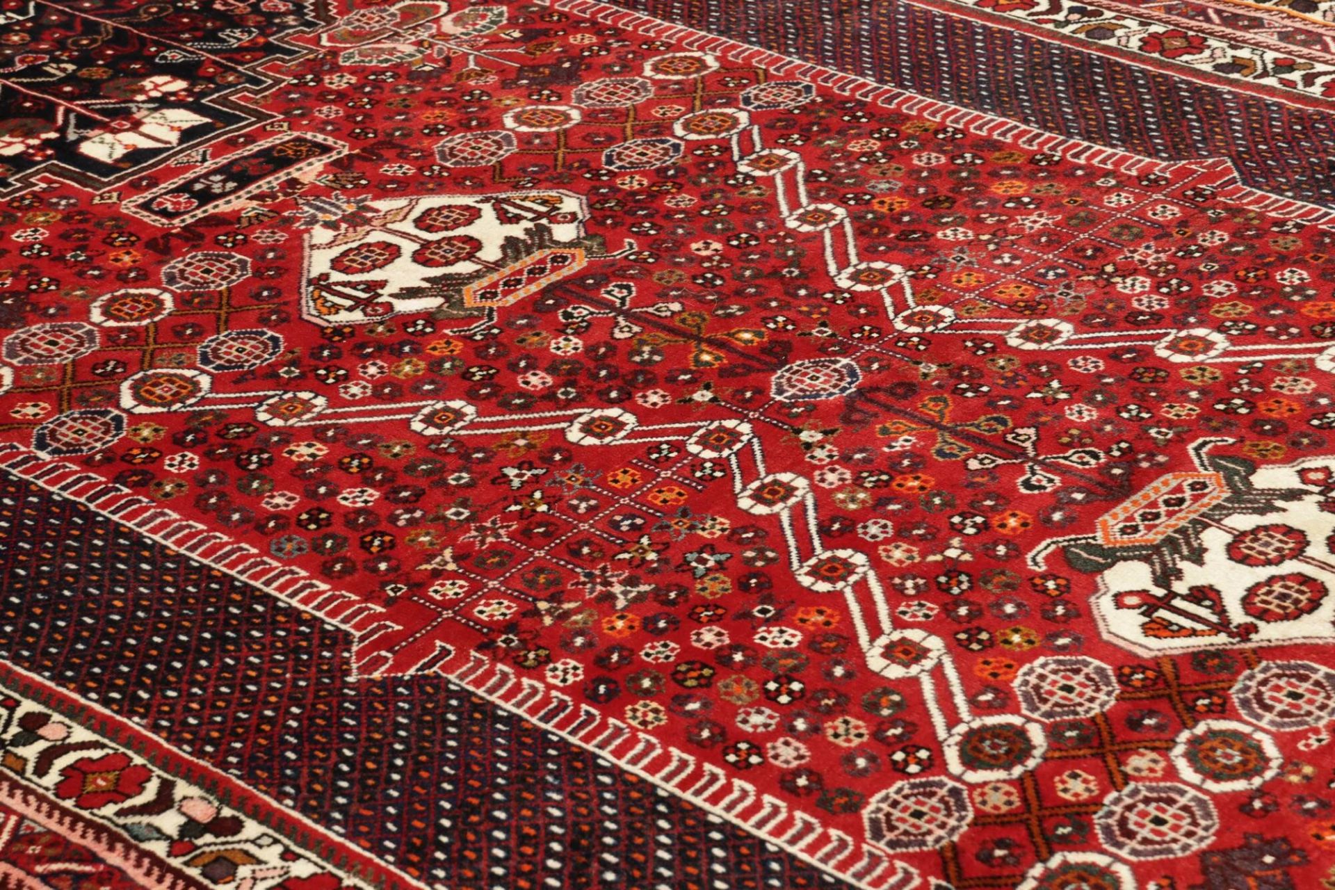 Handgeknüpfter Qashqai Perserteppich 176 × 277 cm