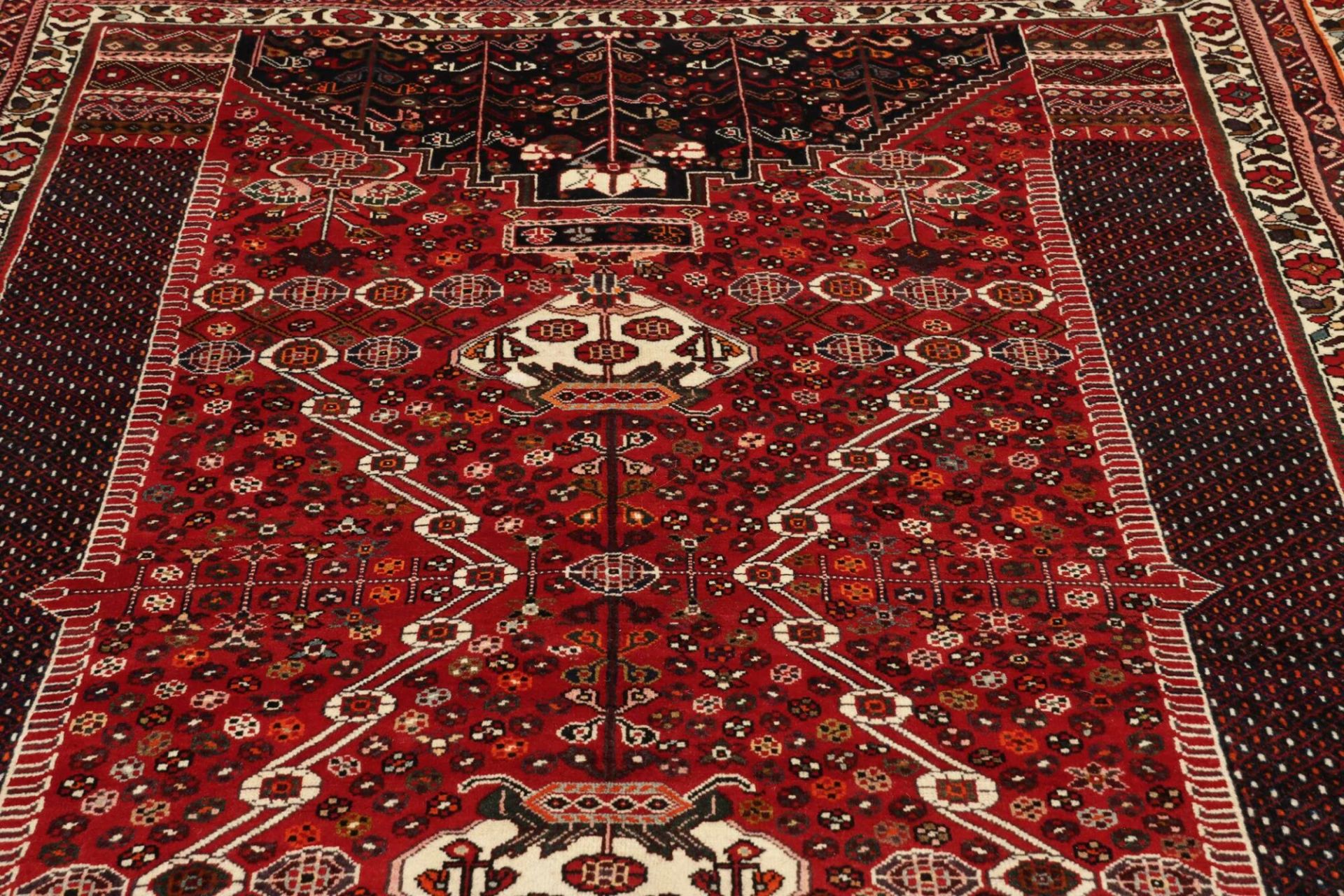 Handgeknüpfter Qashqai Perserteppich 176 × 277 cm