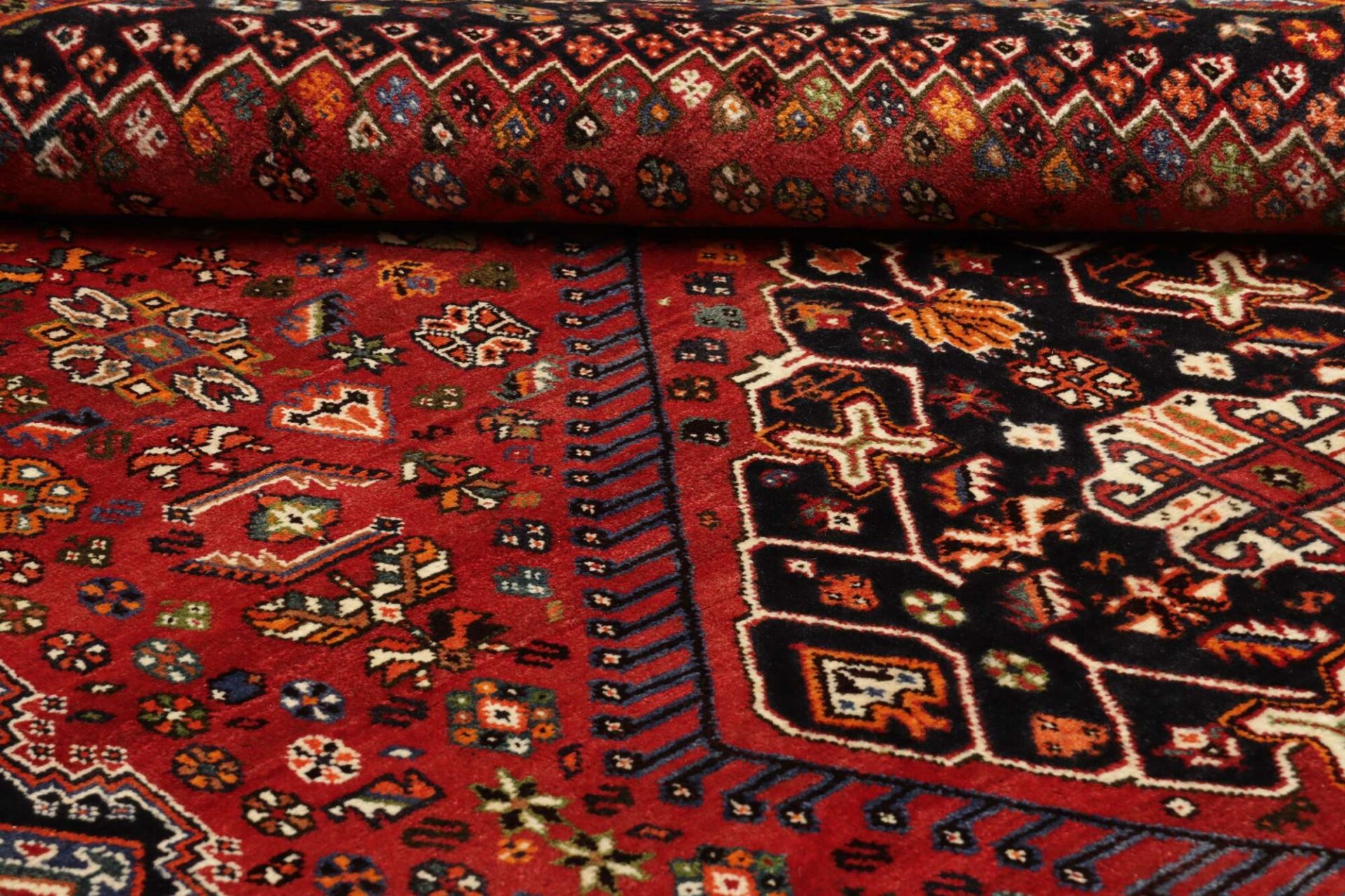 Shiraz Perserteppich 181 × 282 cm aus Wolle, handgeknüpft