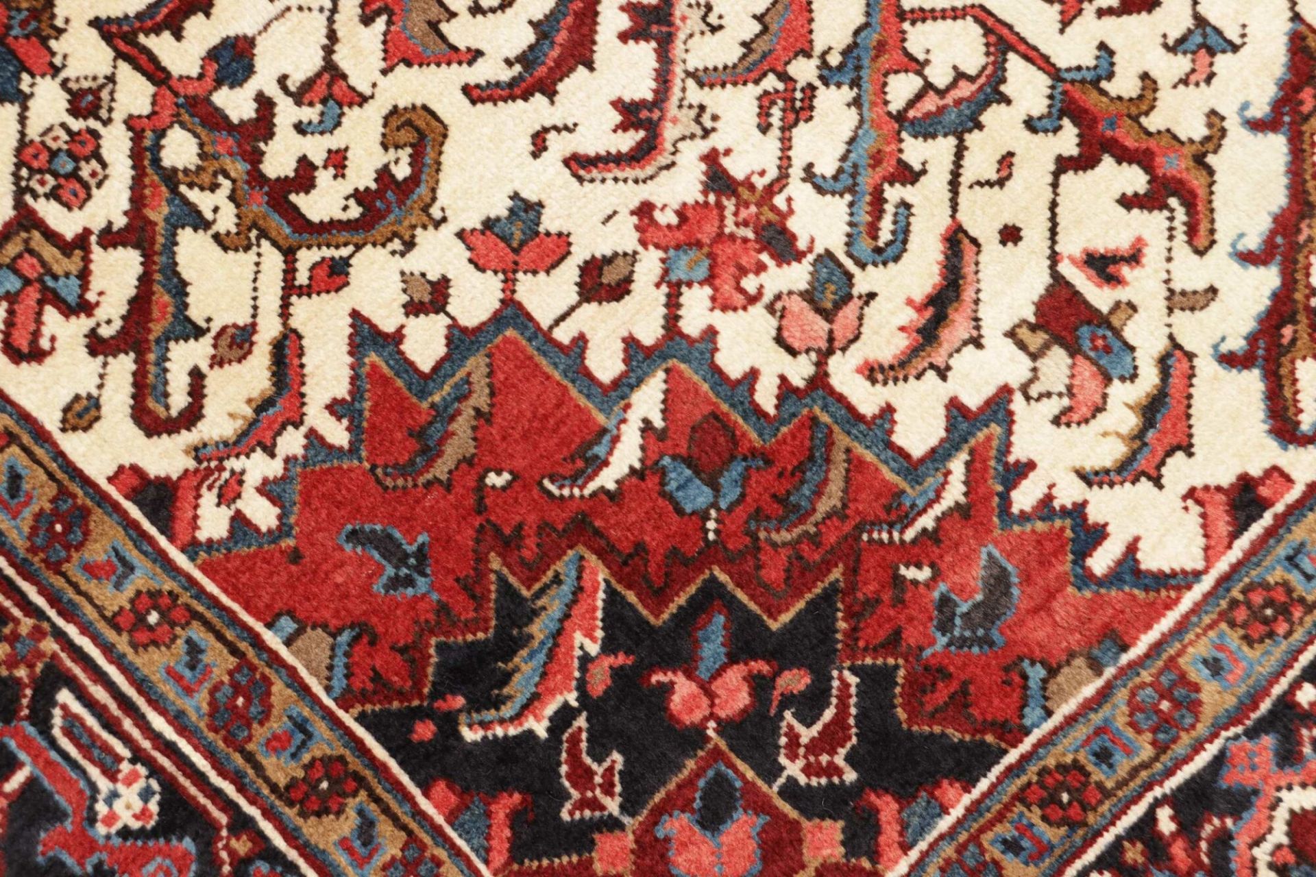 Heriz Perserteppich aus Iran, 209 × 302 cm