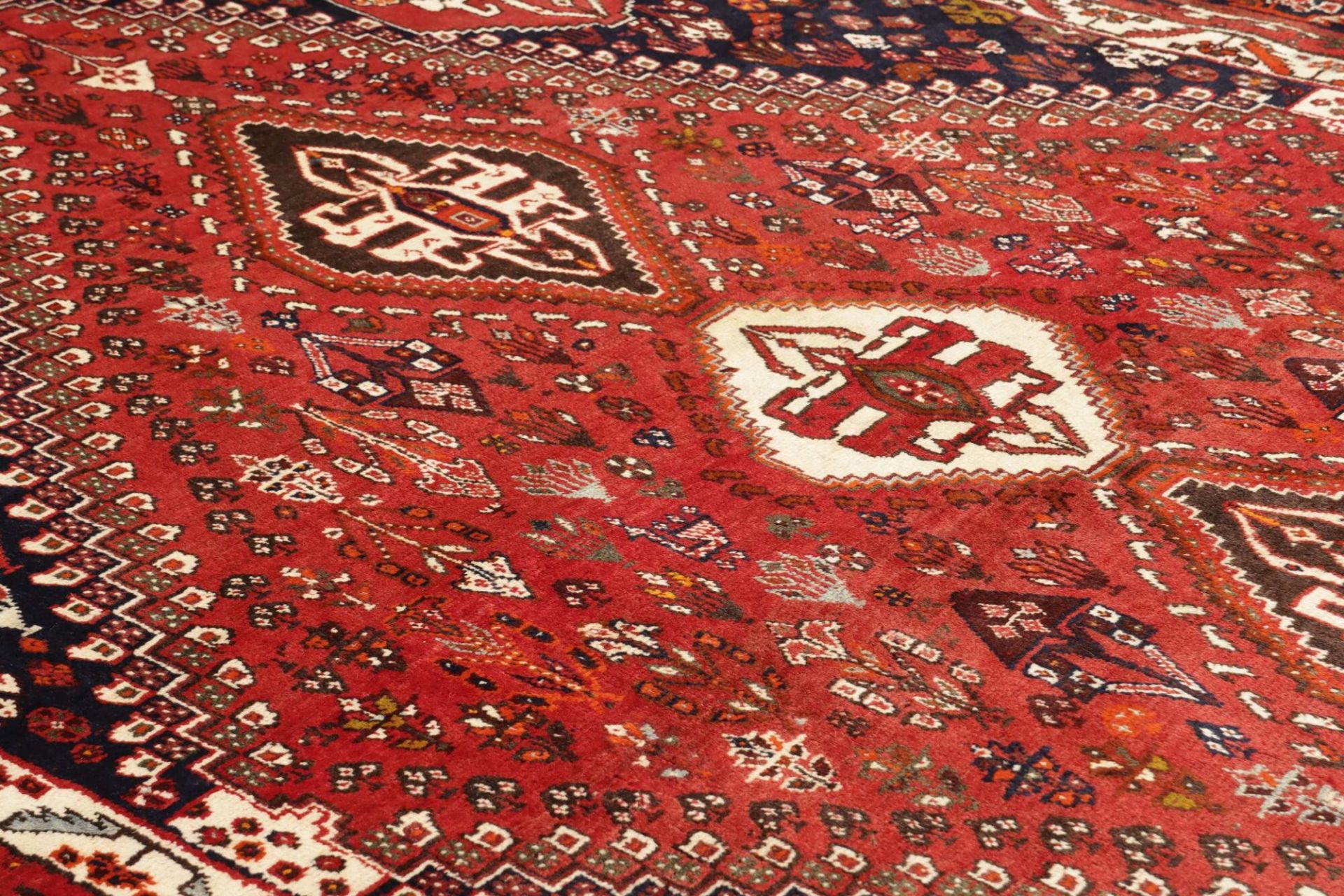 Handgeknüpfter Shiraz Perserteppich 188 × 282 cm