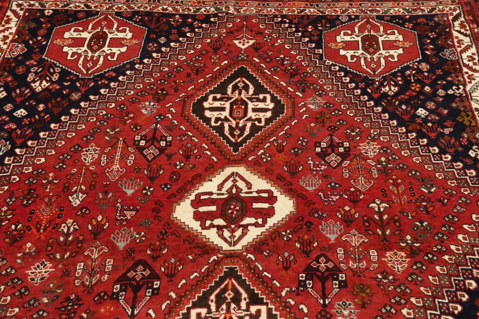 Handgeknüpfter Shiraz Perserteppich 188 × 282 cm