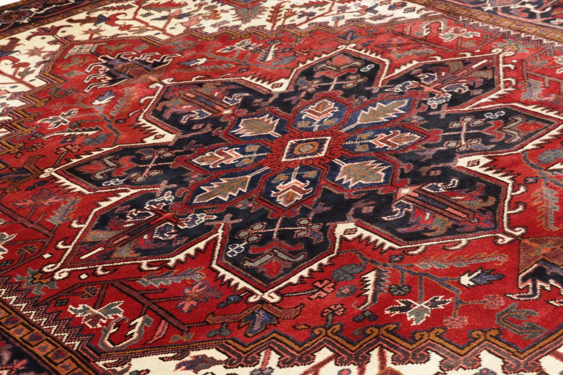 Heriz Perserteppich aus Iran, 211 × 286 cm