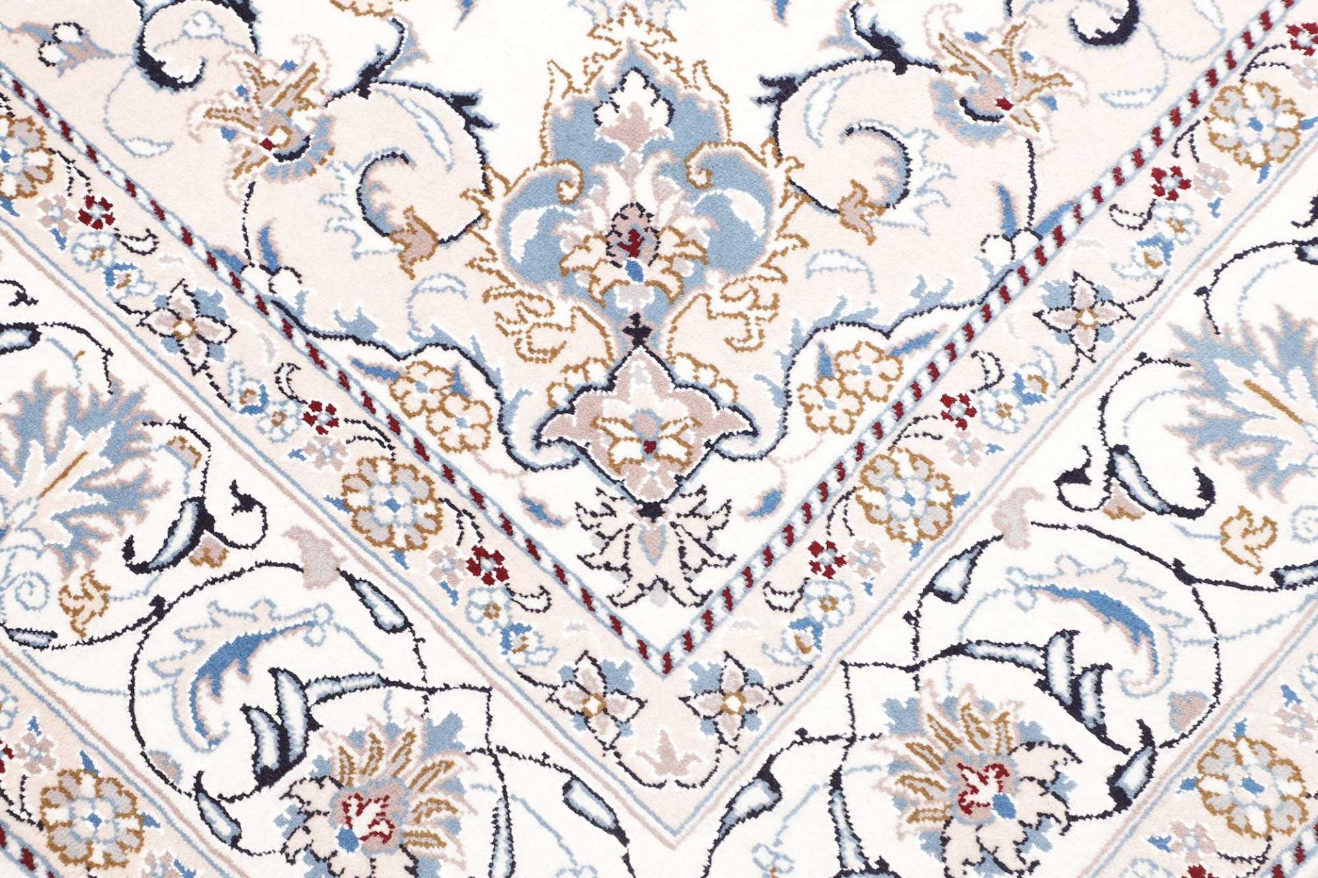 Handgeknüpfter Nain Perserteppich 204 × 309 cm