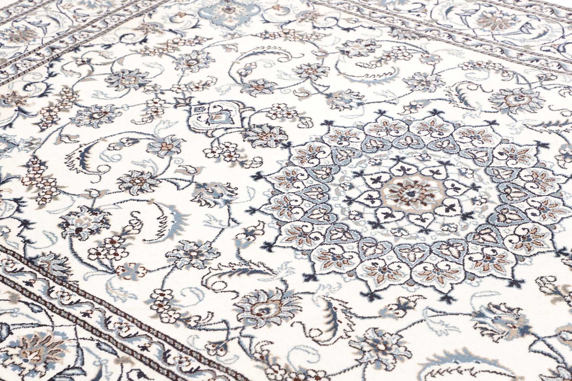 Nain Perserteppich aus Iran, 188 × 290 cm