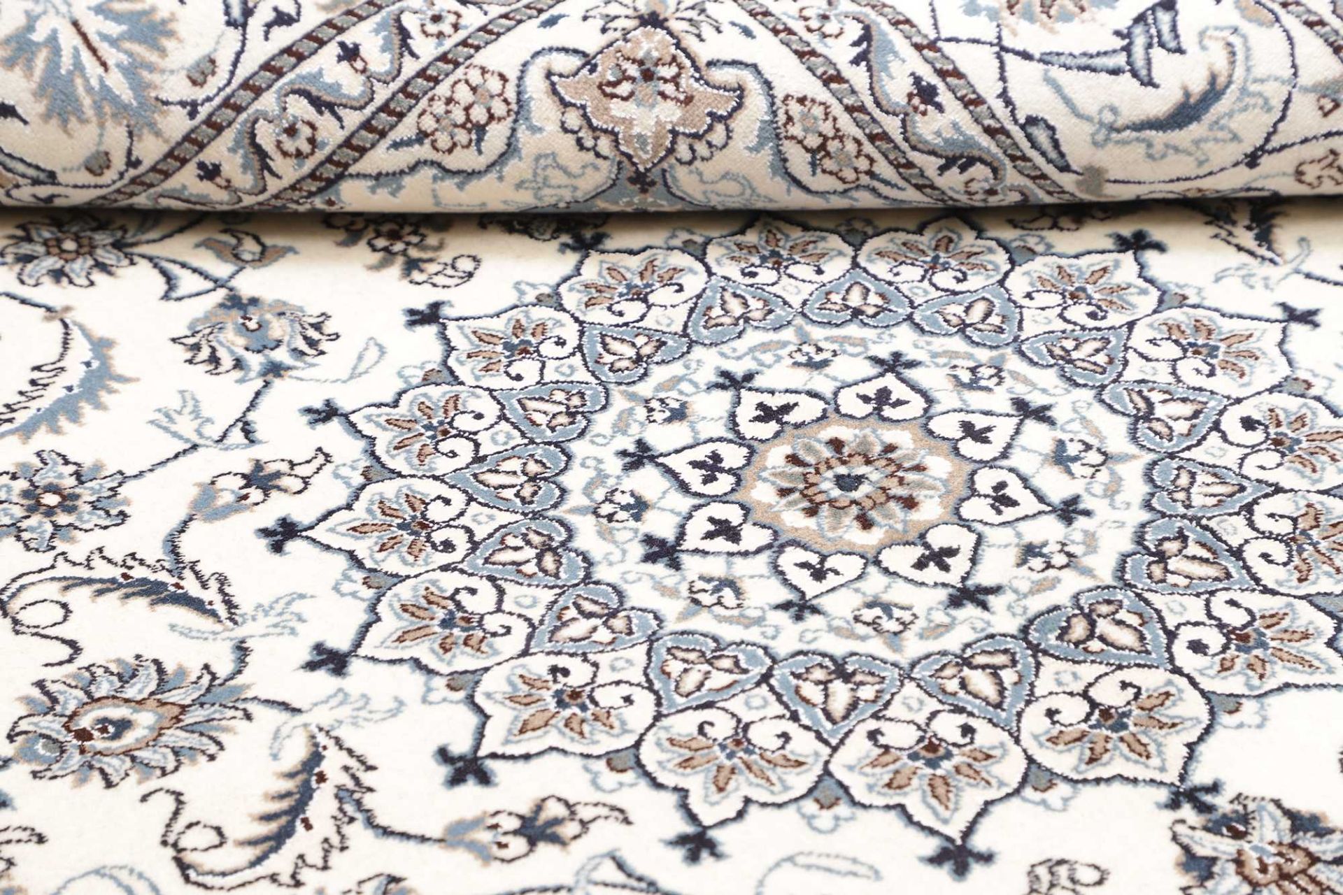 Nain Perserteppich aus Iran, 188 × 290 cm