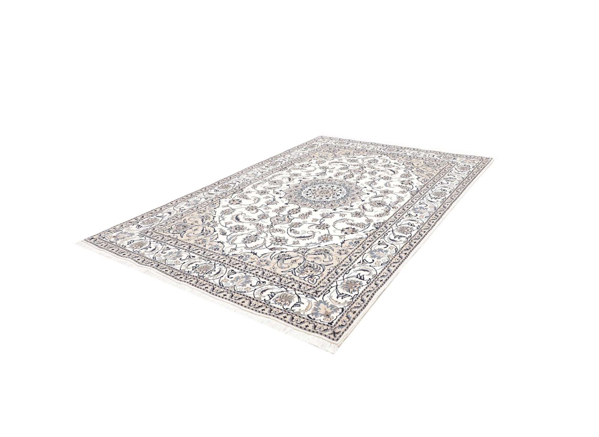 Nain Perserteppich aus Iran, 196 × 295 cm