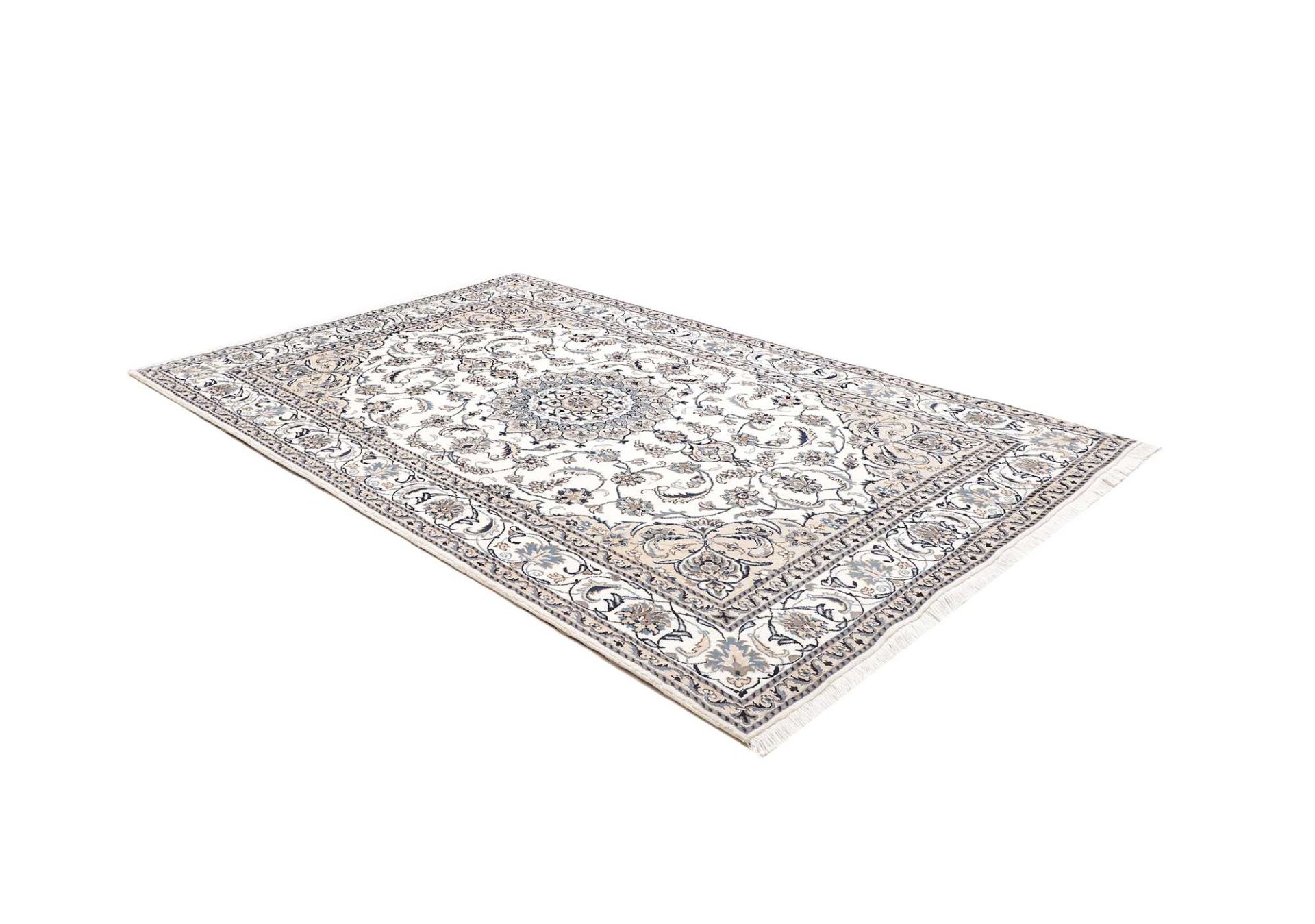 Nain Perserteppich aus Iran, 196 × 295 cm