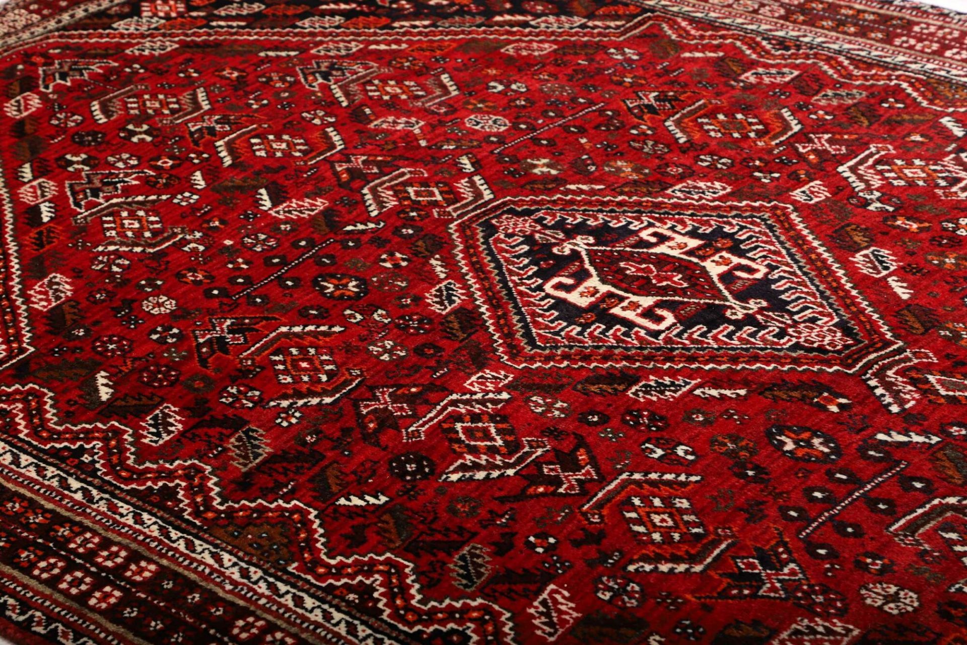 Shiraz Perserteppich 179 × 279 cm aus Wolle, handgeknüpft