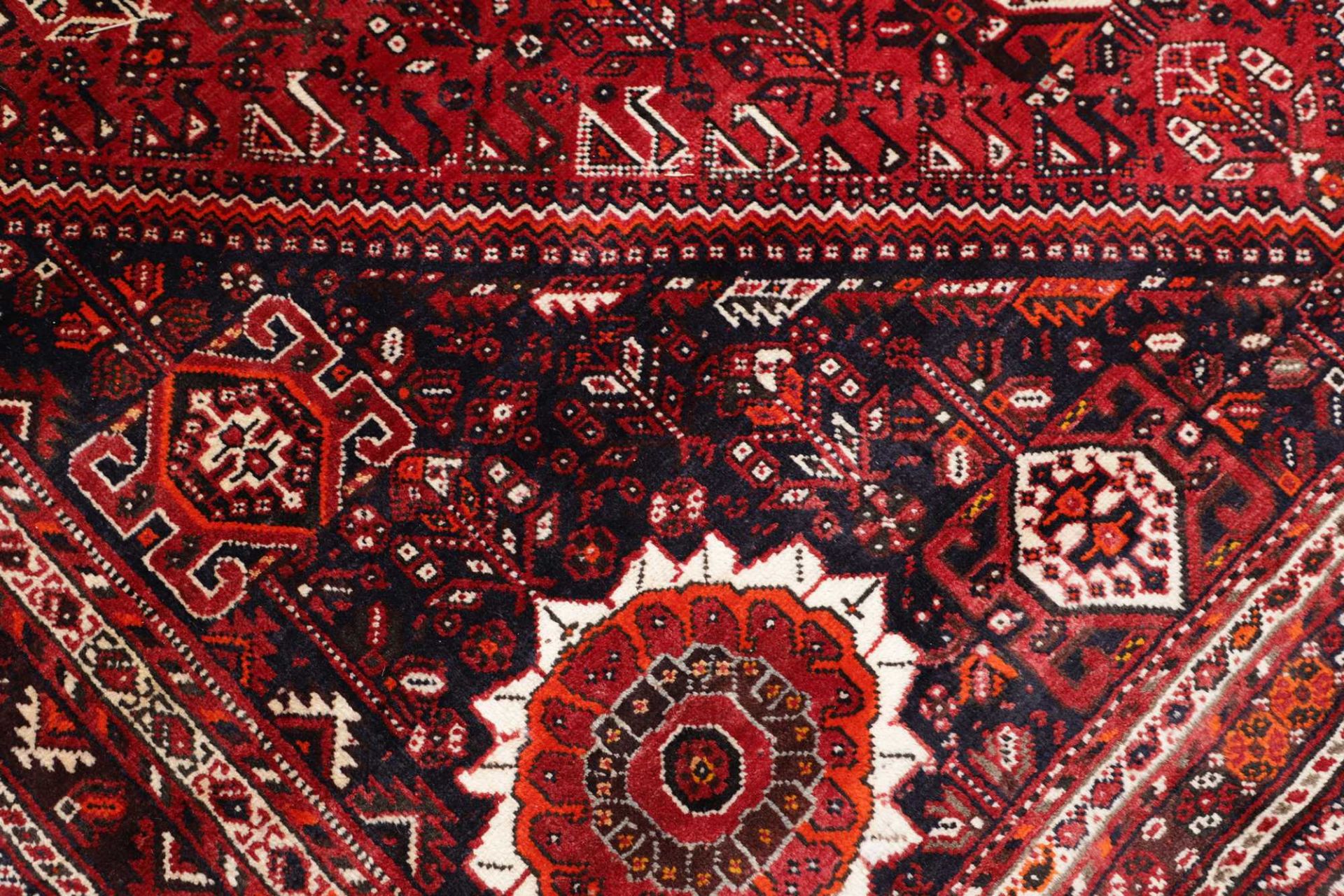 Handgeknüpfter Shiraz Perserteppich 221 × 314 cm