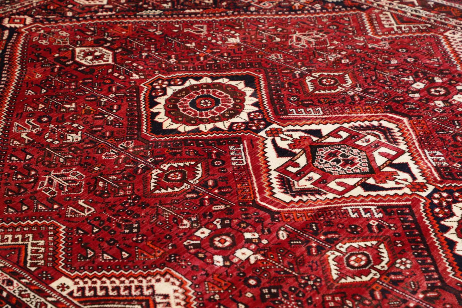 Handgeknüpfter Shiraz Perserteppich 221 × 314 cm