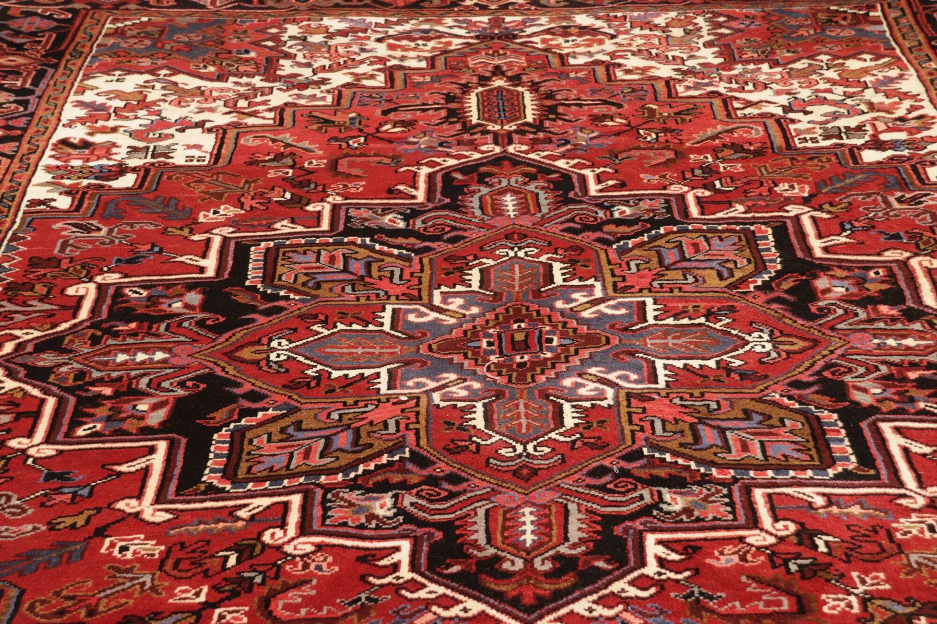 Handgeknüpfter Heriz Perserteppich 211 × 299 cm