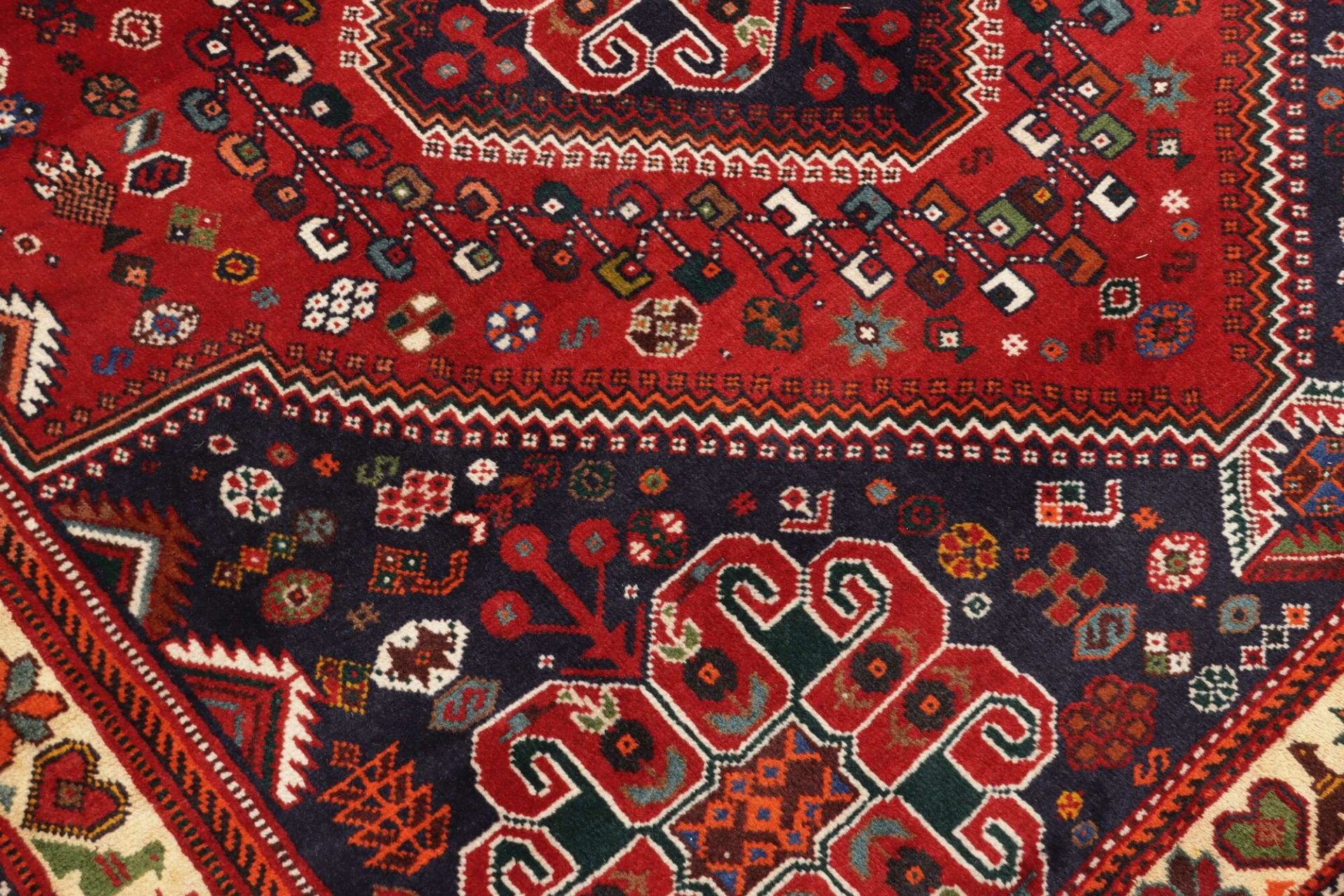 Shiraz Perserteppich 176 × 286 cm aus Wolle, handgeknüpft