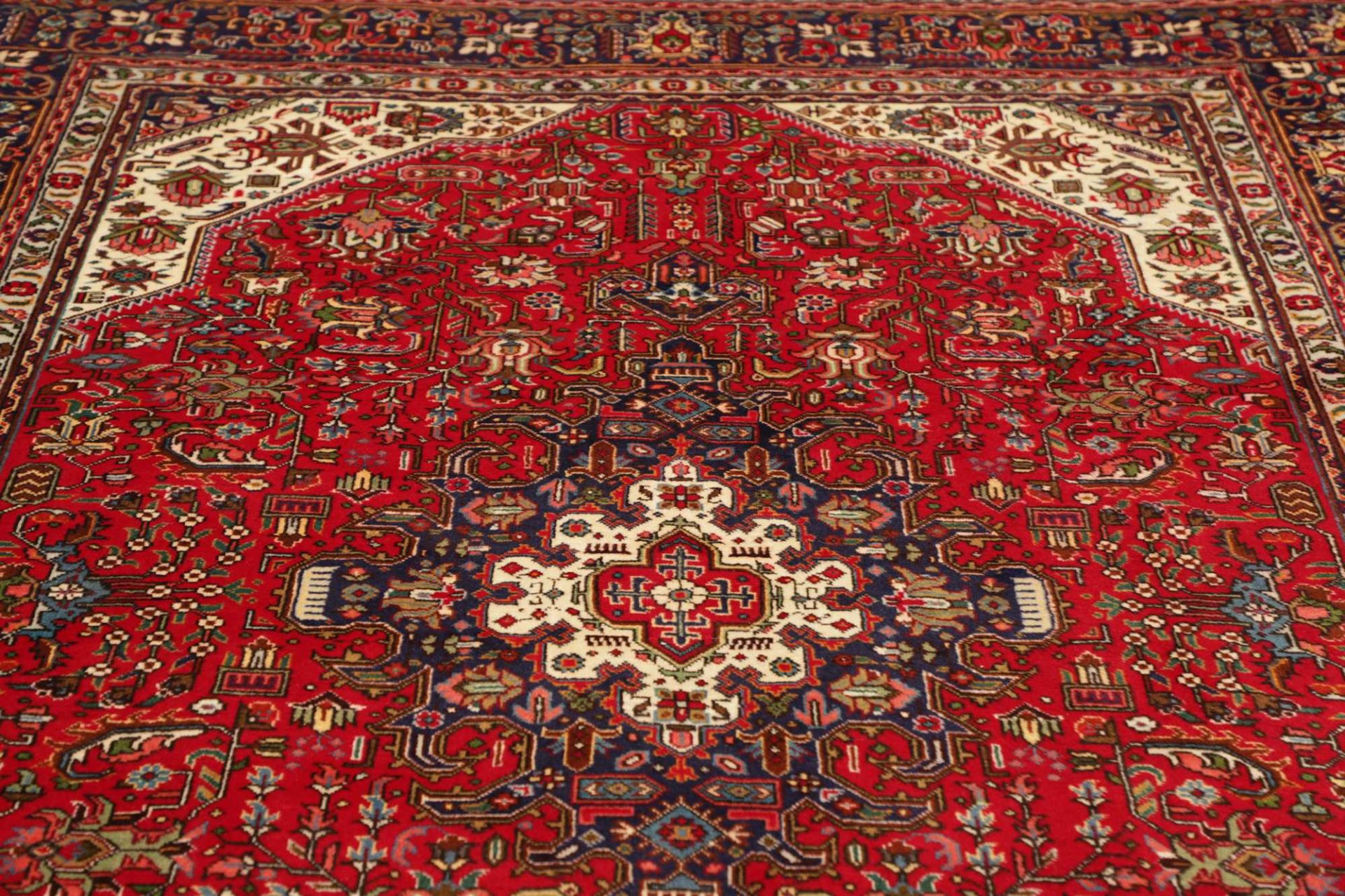 Handgeknüpfter Täbriz Perserteppich 201 × 289 cm