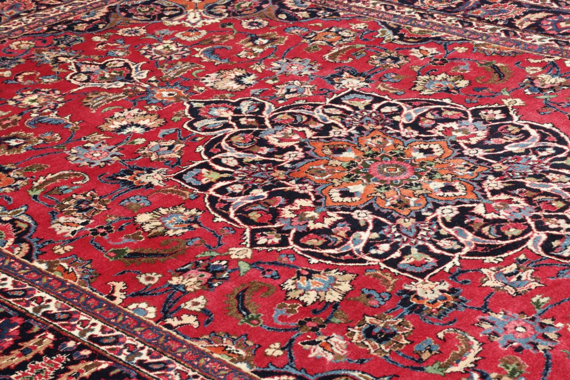 Mashhad Perserteppich aus Iran, 204 × 321 cm