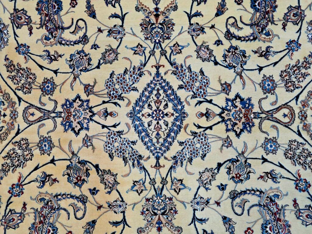 Perserteppich Nain 355 x 252 cm Schurwolle handgeknüpft