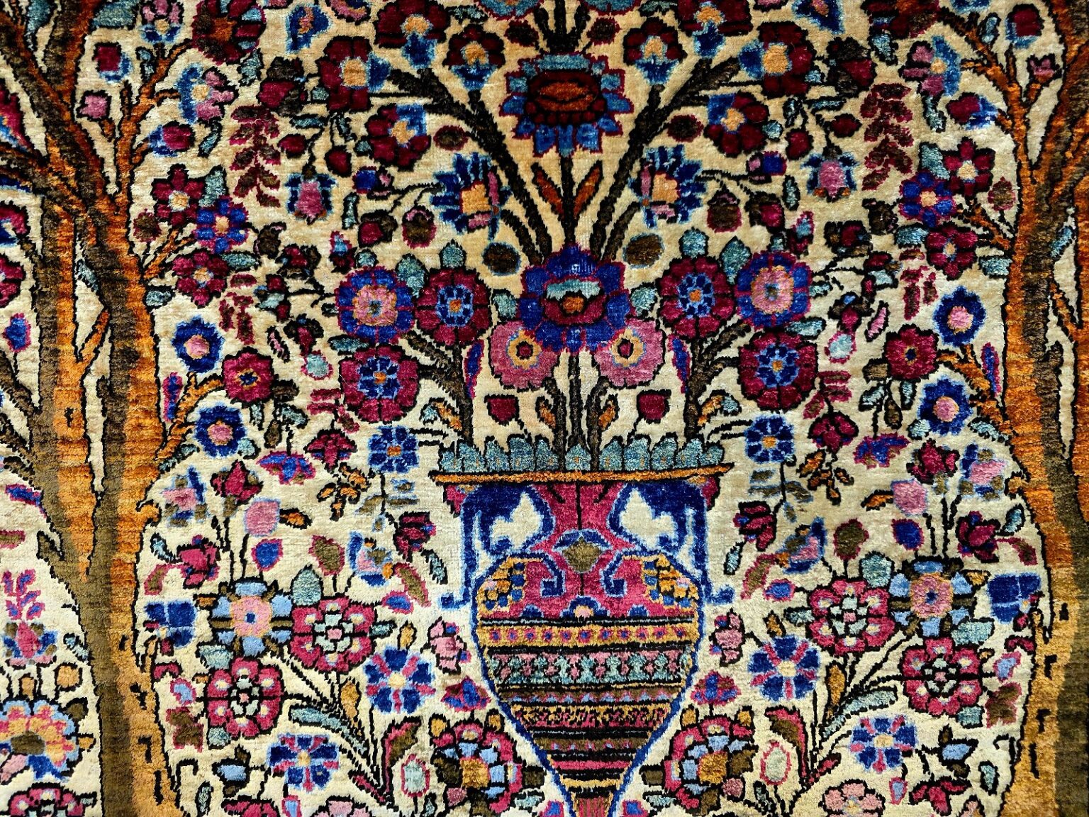 Perserteppich Kashan 198 x 128 cm Seide handgeknüpft antik