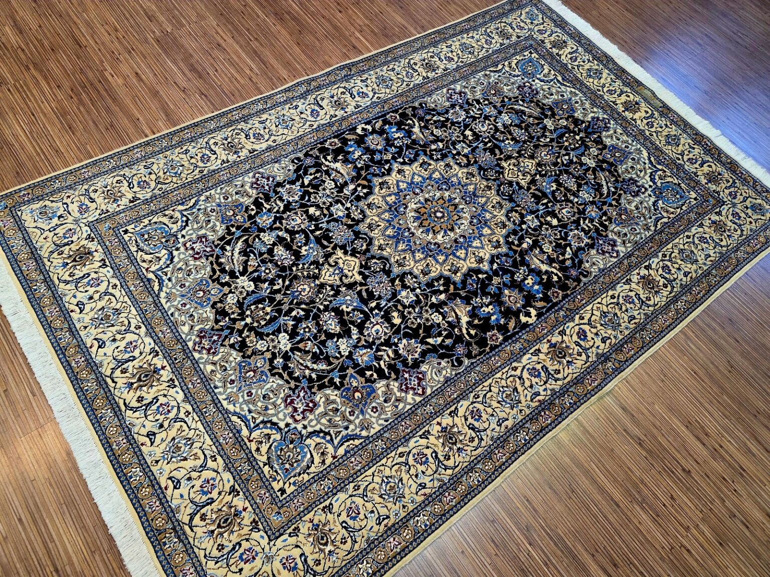 Perserteppich Nain 200 x 129 cm Schurwolle handgeknüpft
