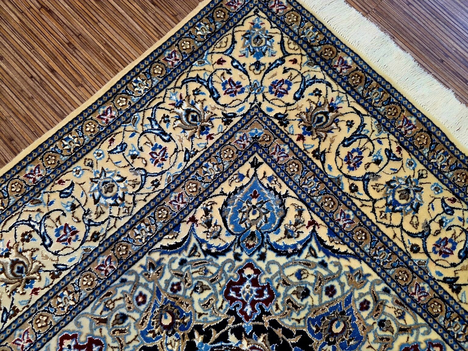 Perserteppich Nain 200 x 129 cm Schurwolle handgeknüpft