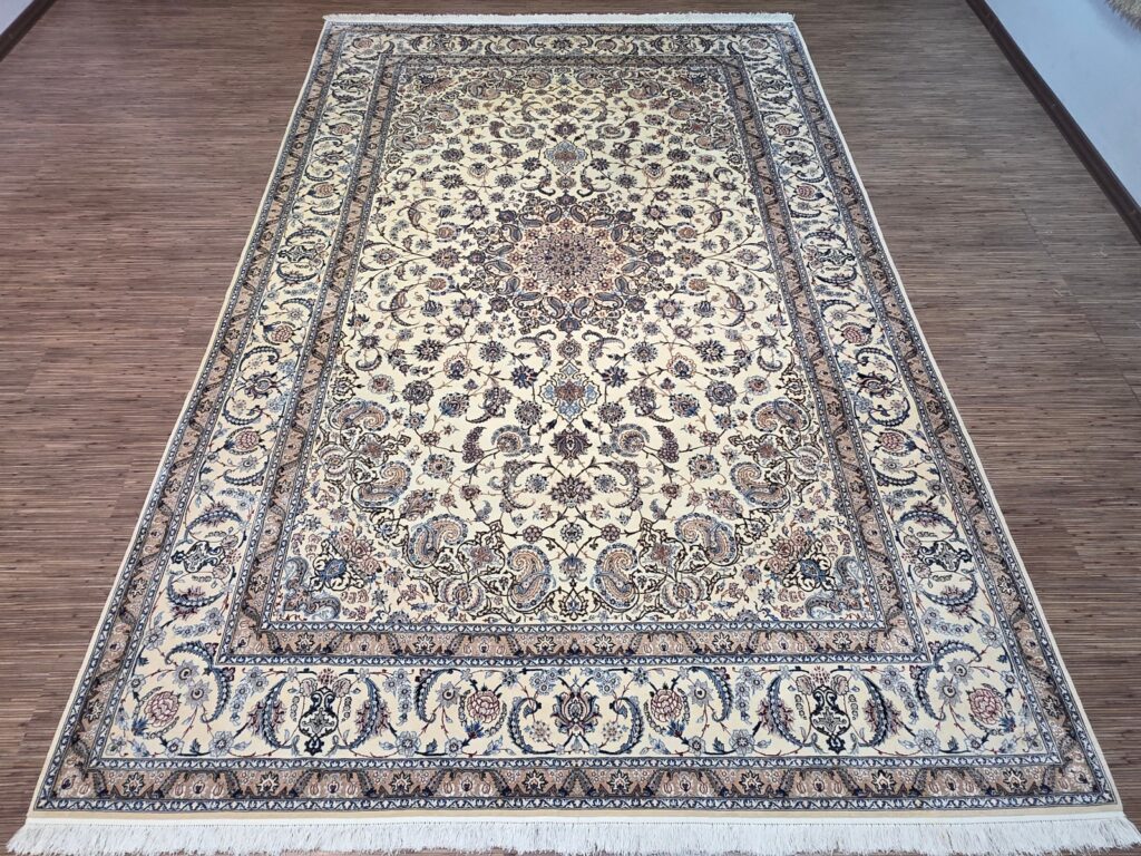 Perserteppich Nain 330 x 215 cm Schurwolle handgeknüpft