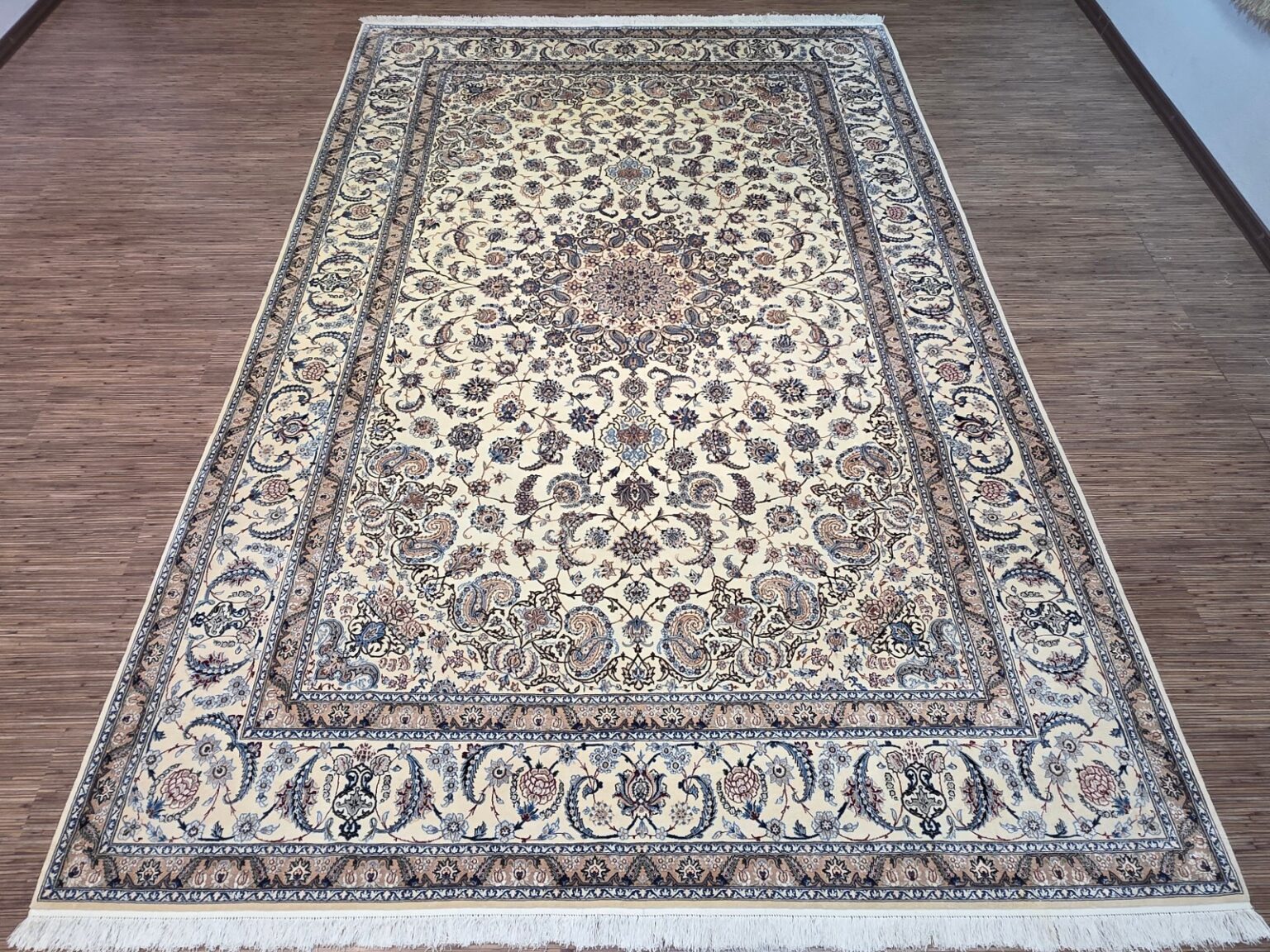 Perserteppich Nain 330 x 215 cm Schurwolle handgeknüpft