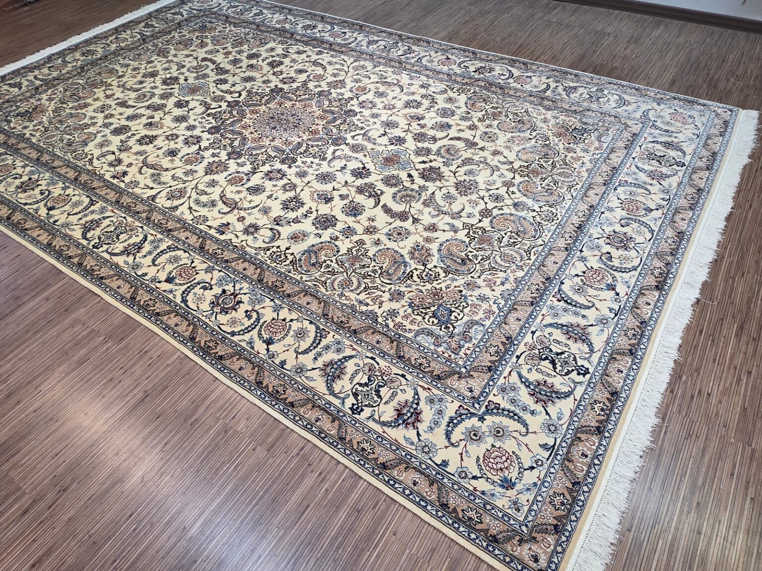 Perserteppich Nain 330 x 215 cm Schurwolle handgeknüpft