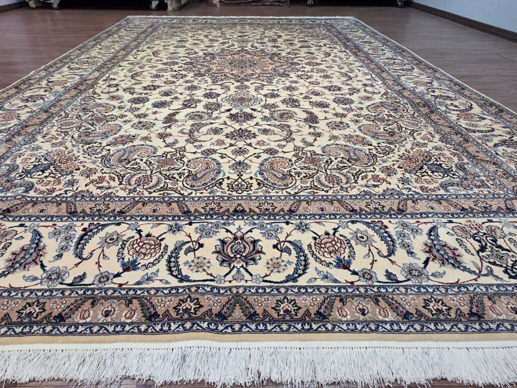 Perserteppich Nain 330 x 215 cm Schurwolle handgeknüpft