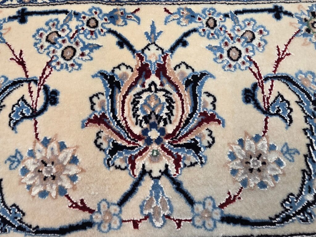 Perserteppich Nain 330 x 215 cm Schurwolle handgeknüpft